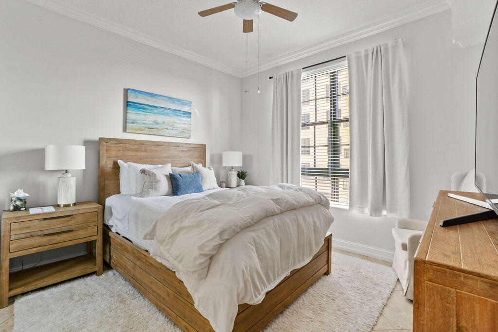 701 S Olive Avenue 1003