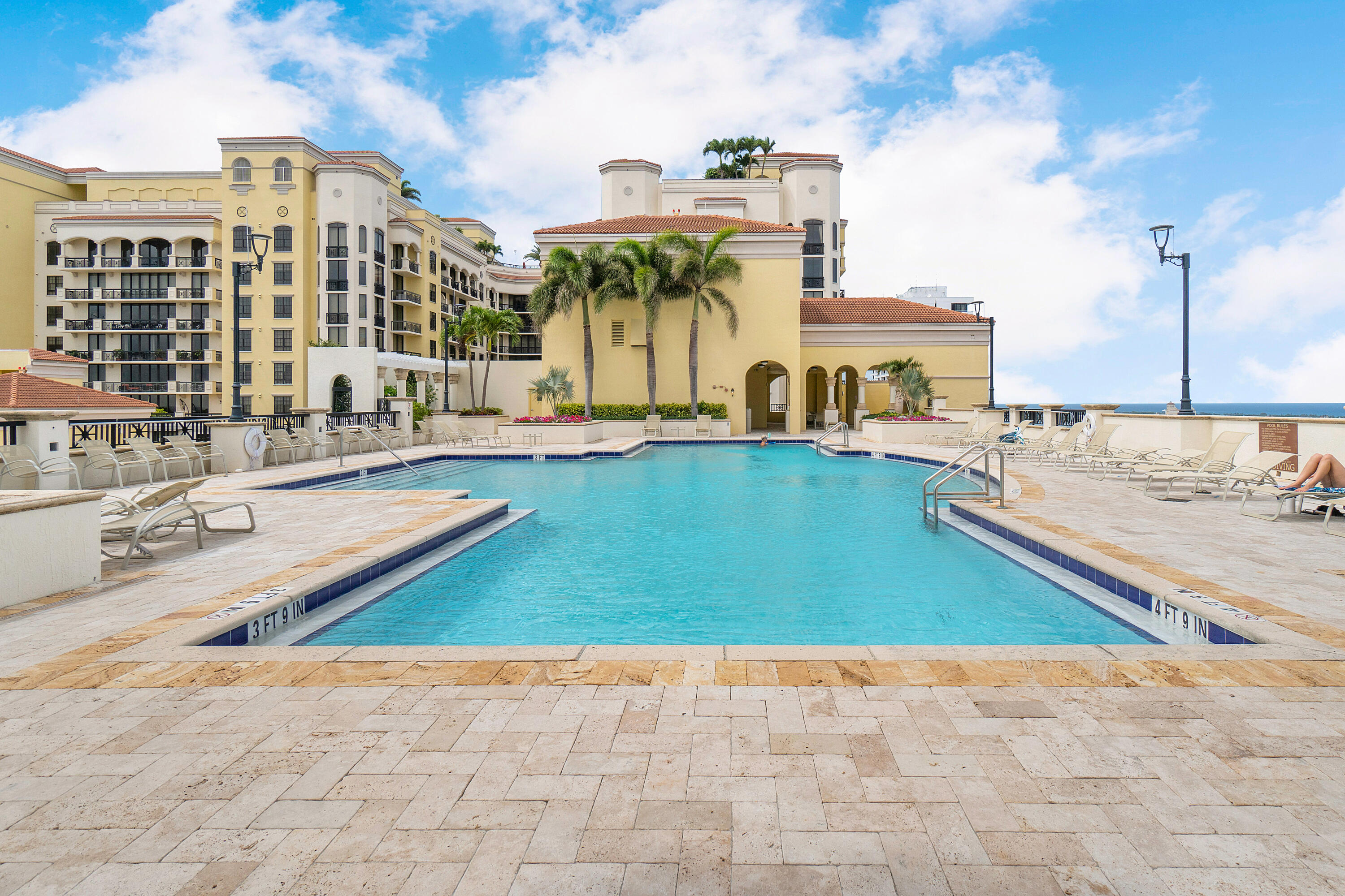 801 S Olive Avenue 112