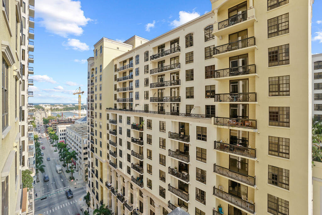 701 S Olive Avenue 1003