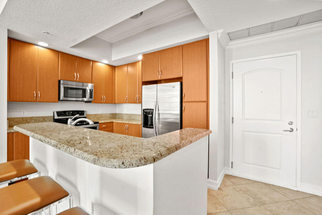 701 S Olive Avenue 1003