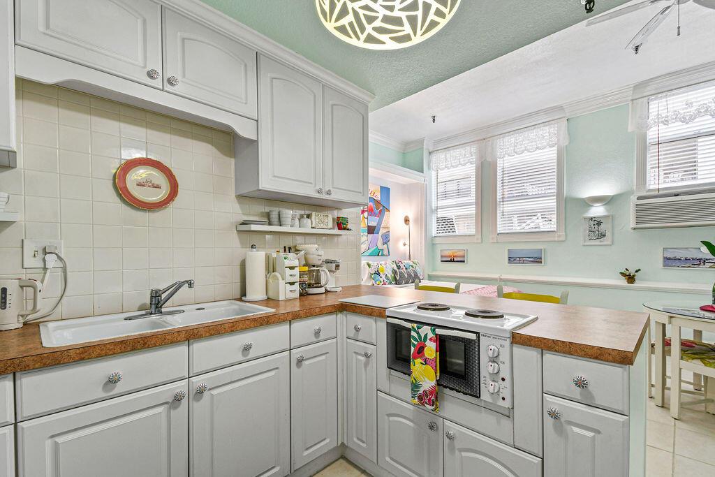 235 Sunrise Avenue Unit: 1050 & 1051