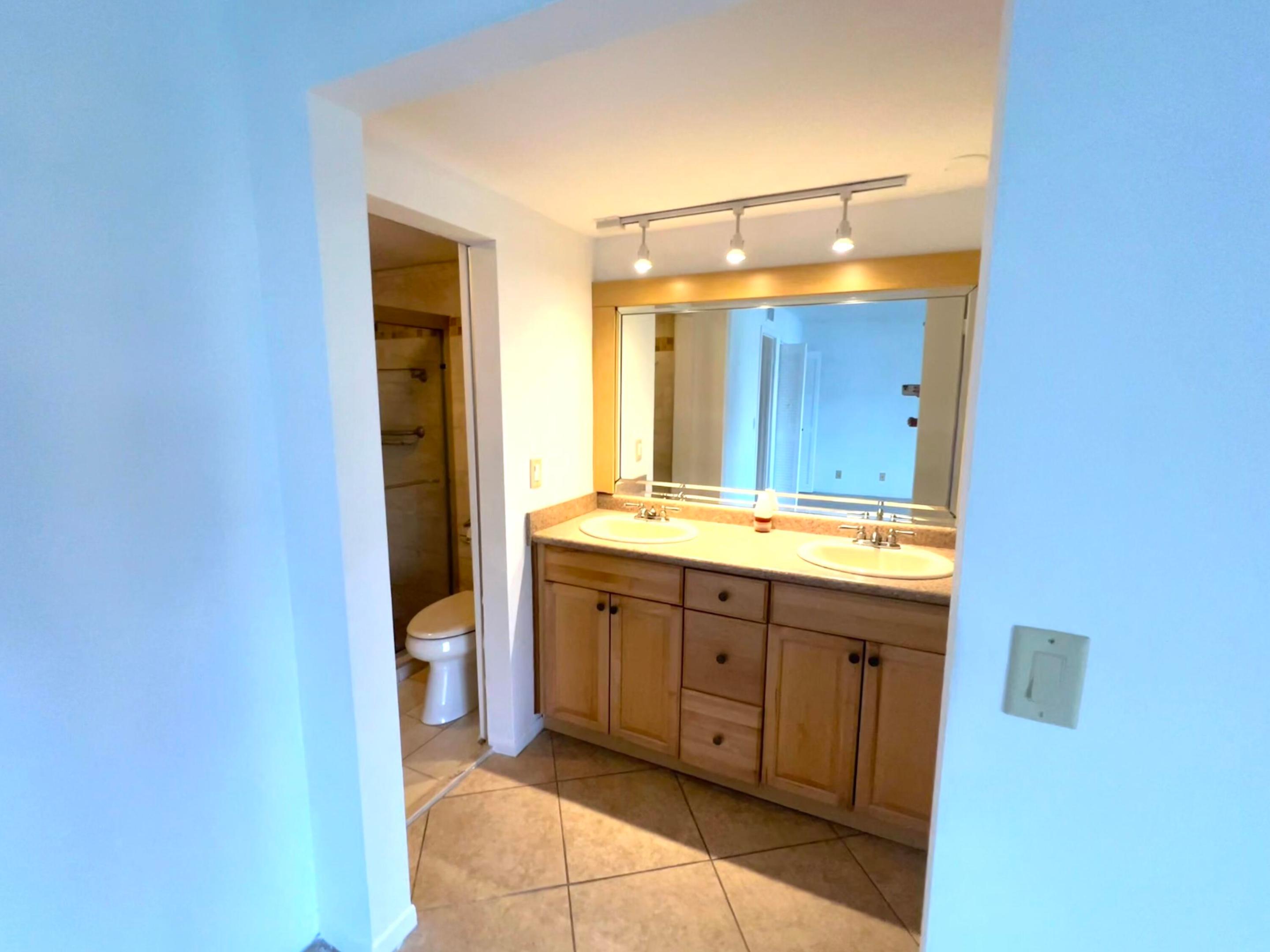 104 Wellington F Unit: 104