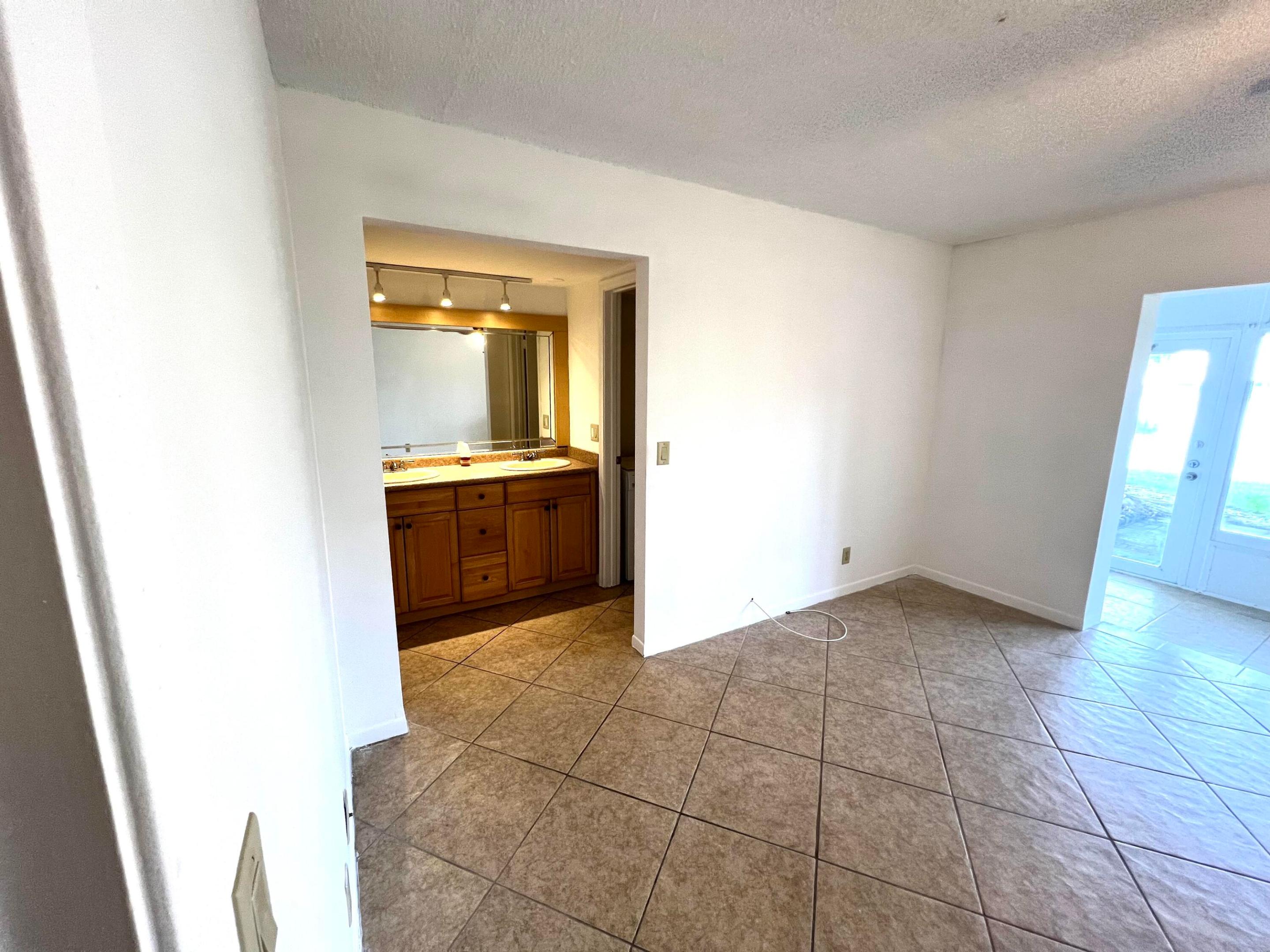104 Wellington F Unit: 104