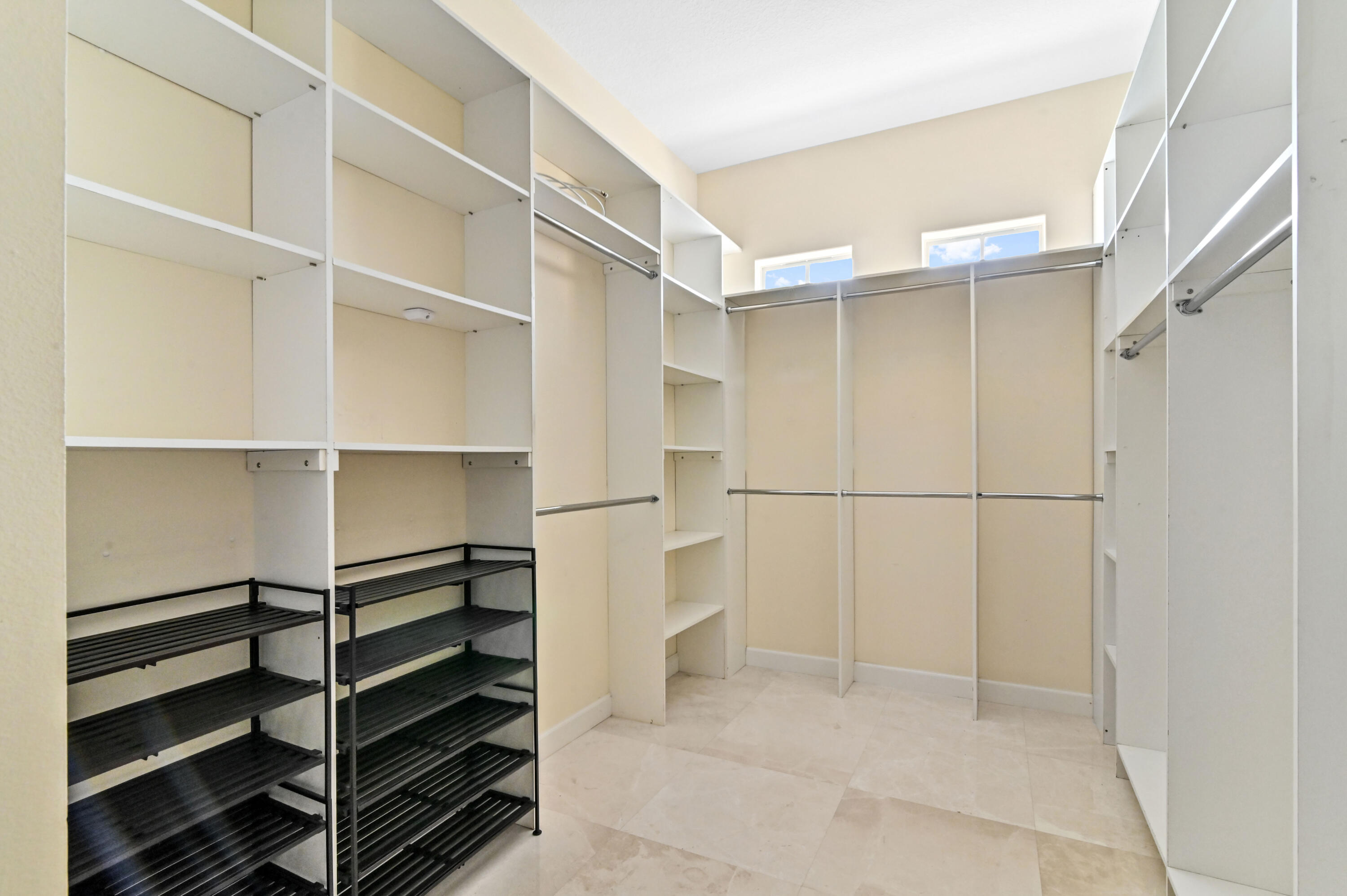 2532 Gardens Parkway