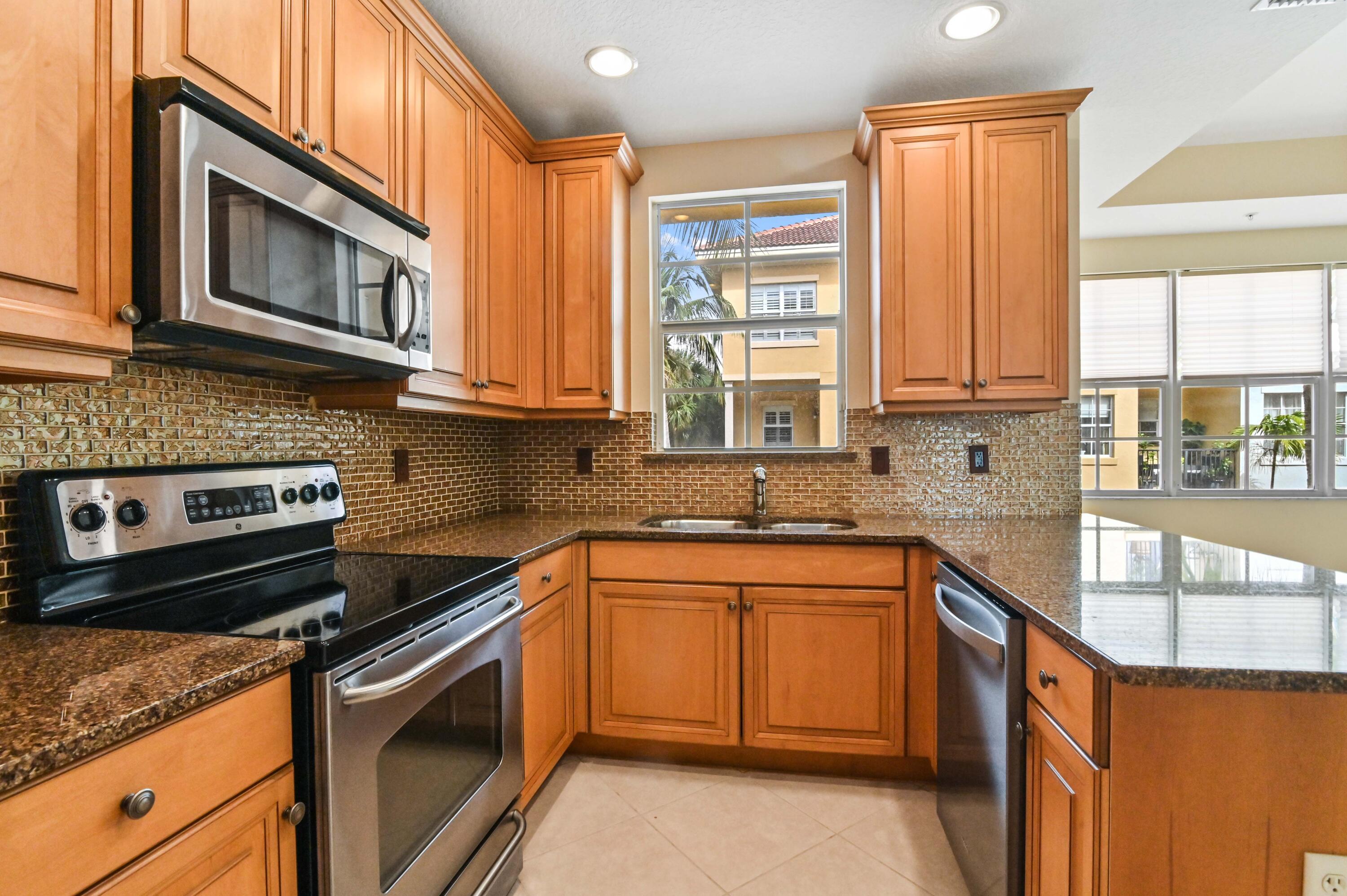 2532 Gardens Parkway