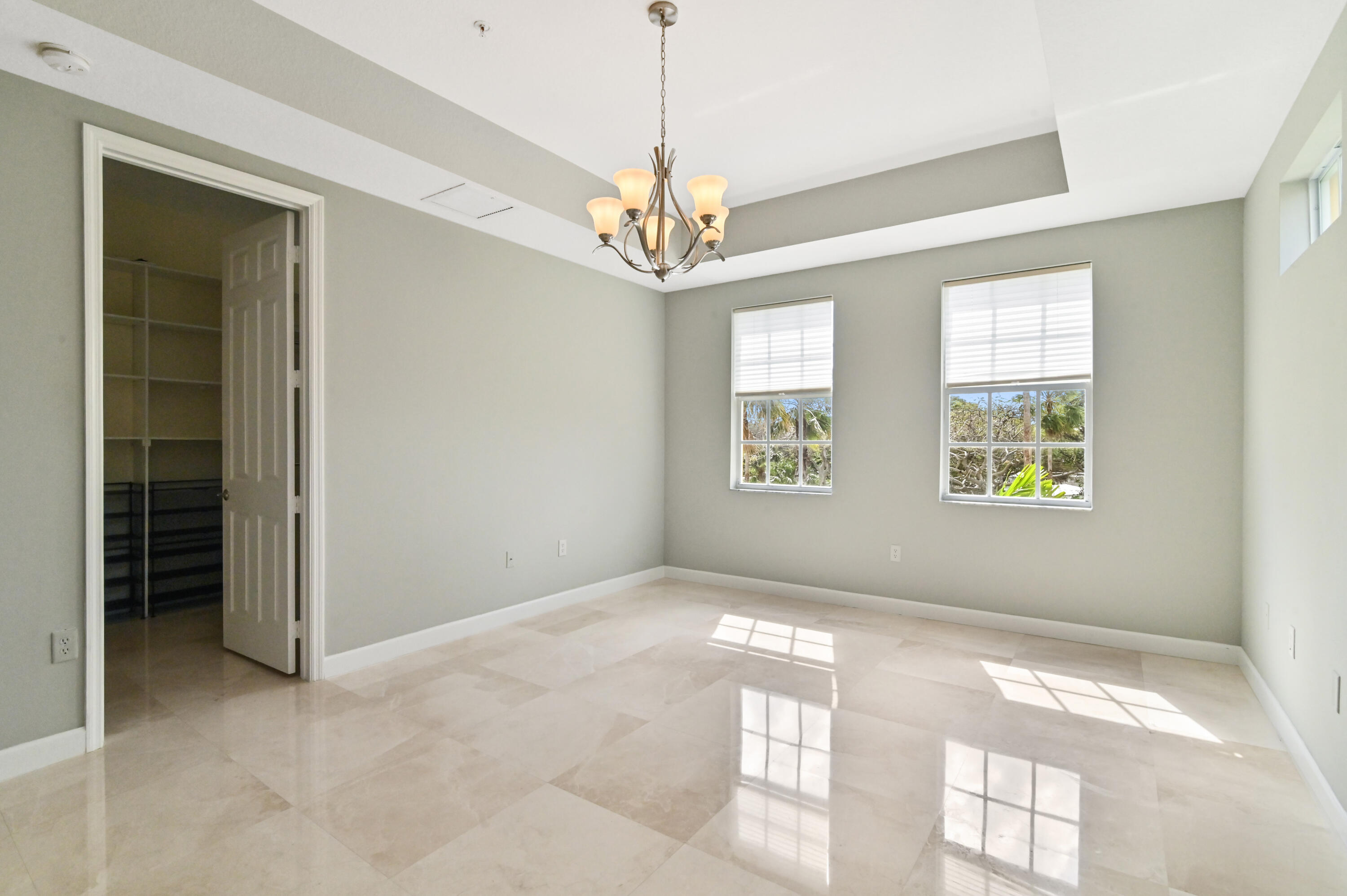 2532 Gardens Parkway