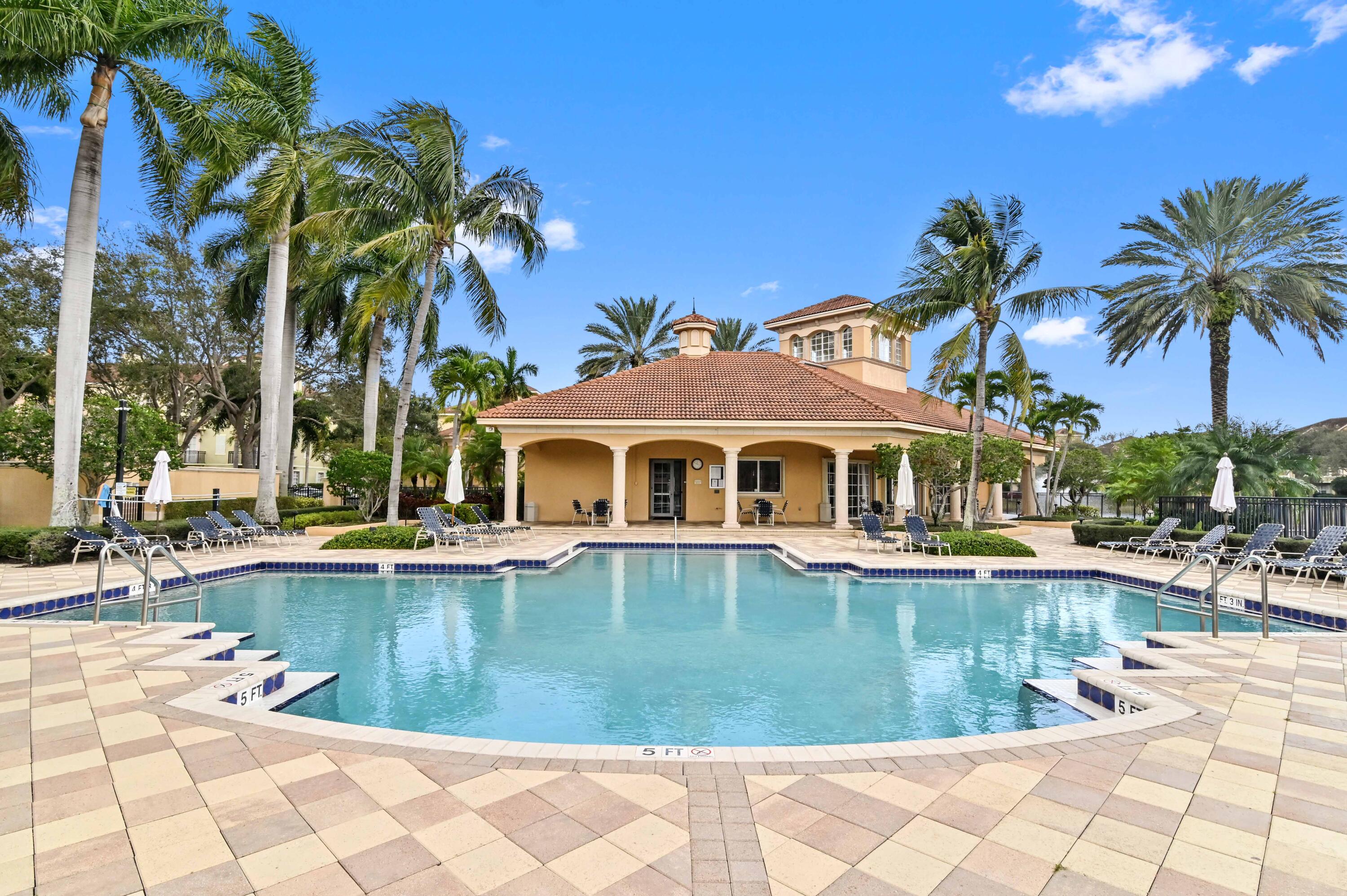 2532 Gardens Parkway