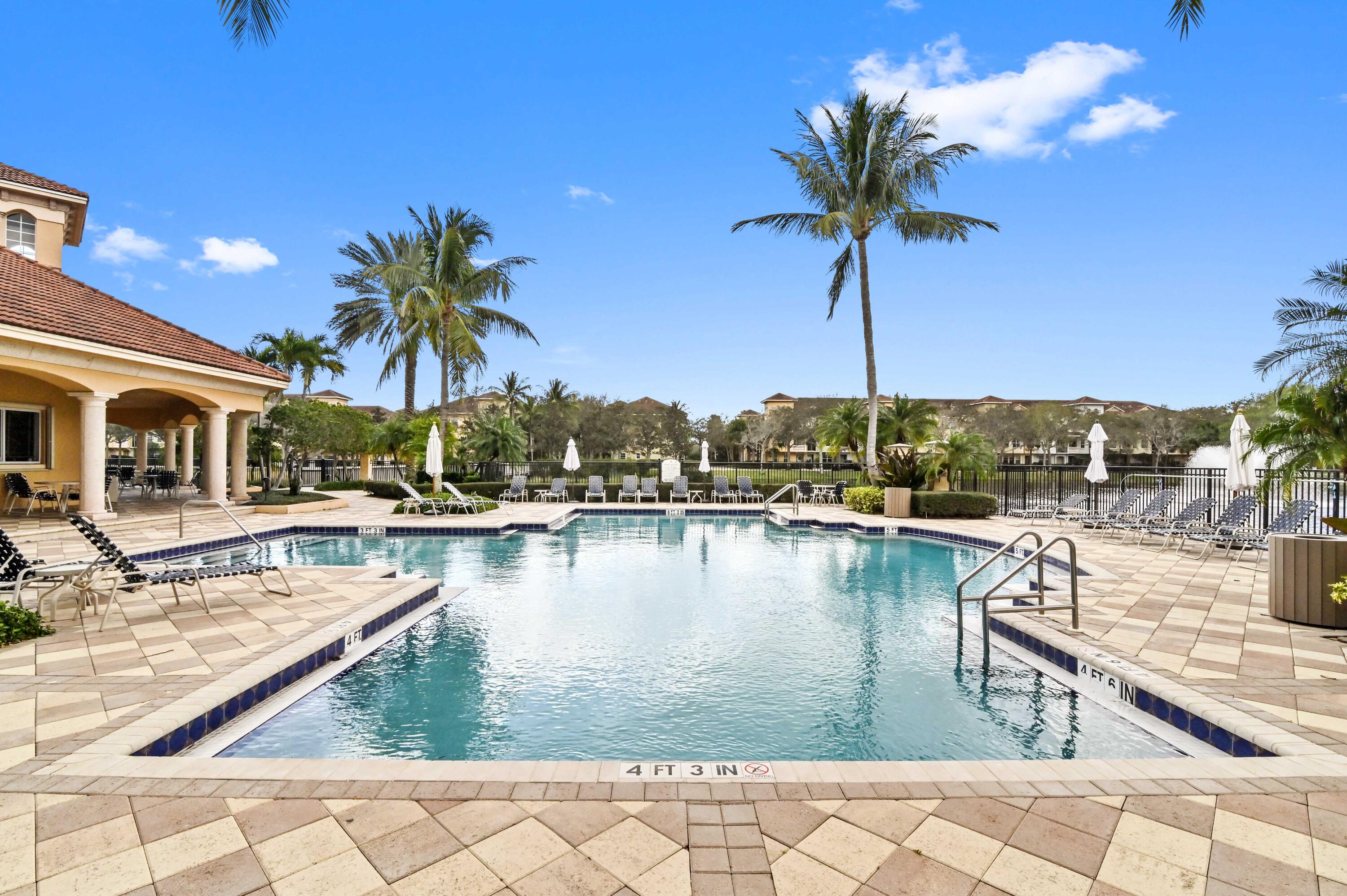 2532 Gardens Parkway