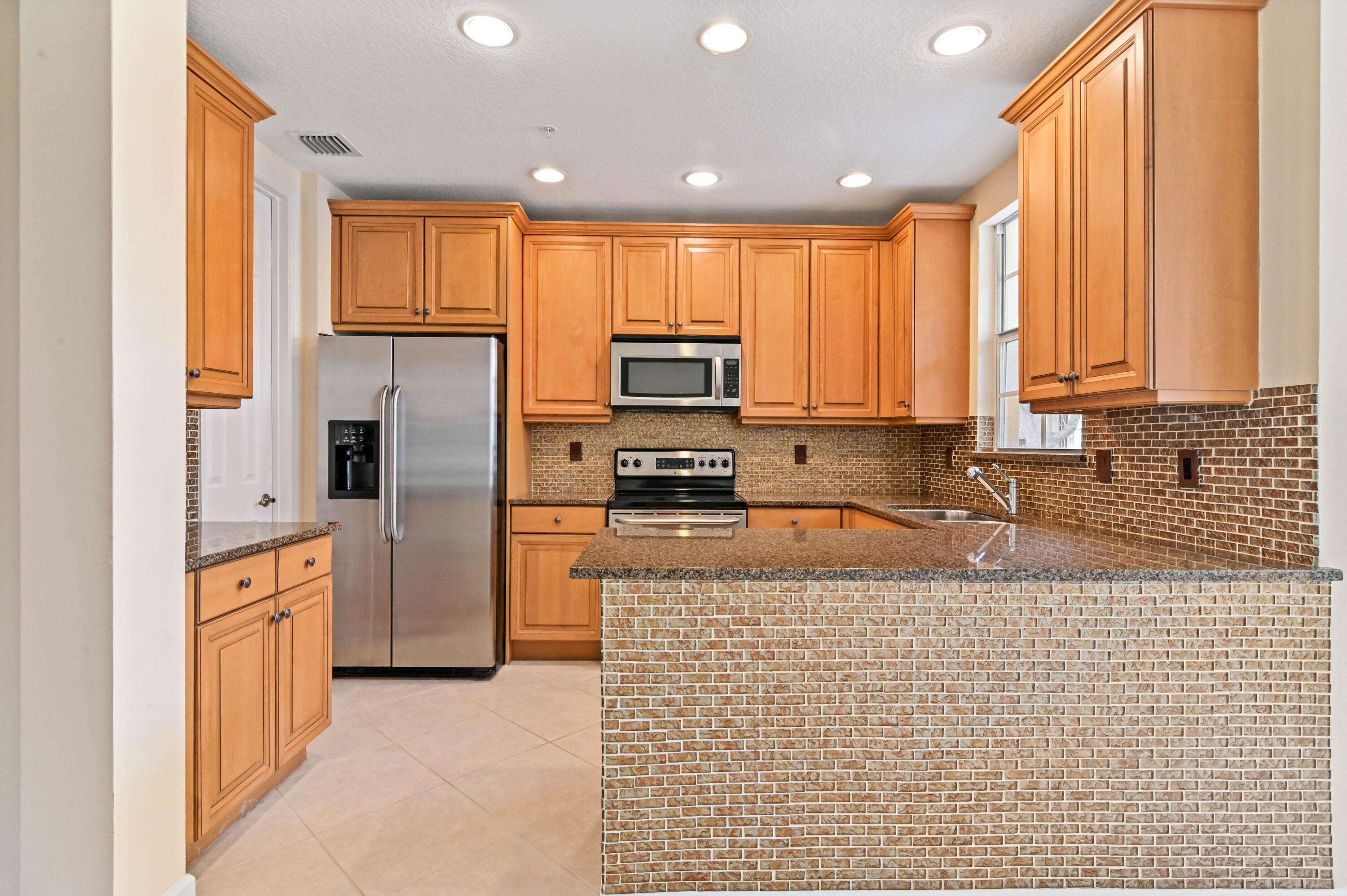 2532 Gardens Parkway