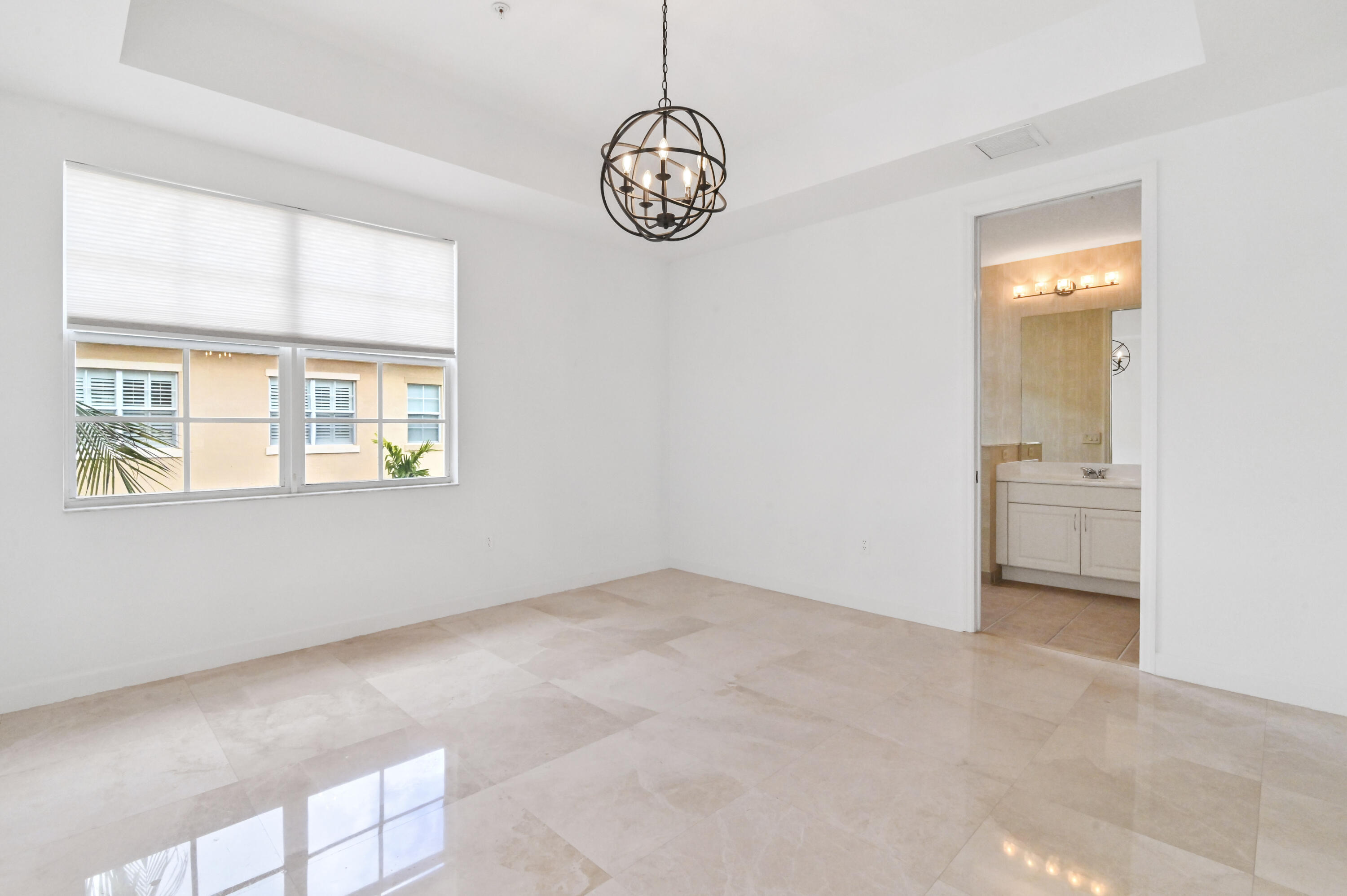 2532 Gardens Parkway