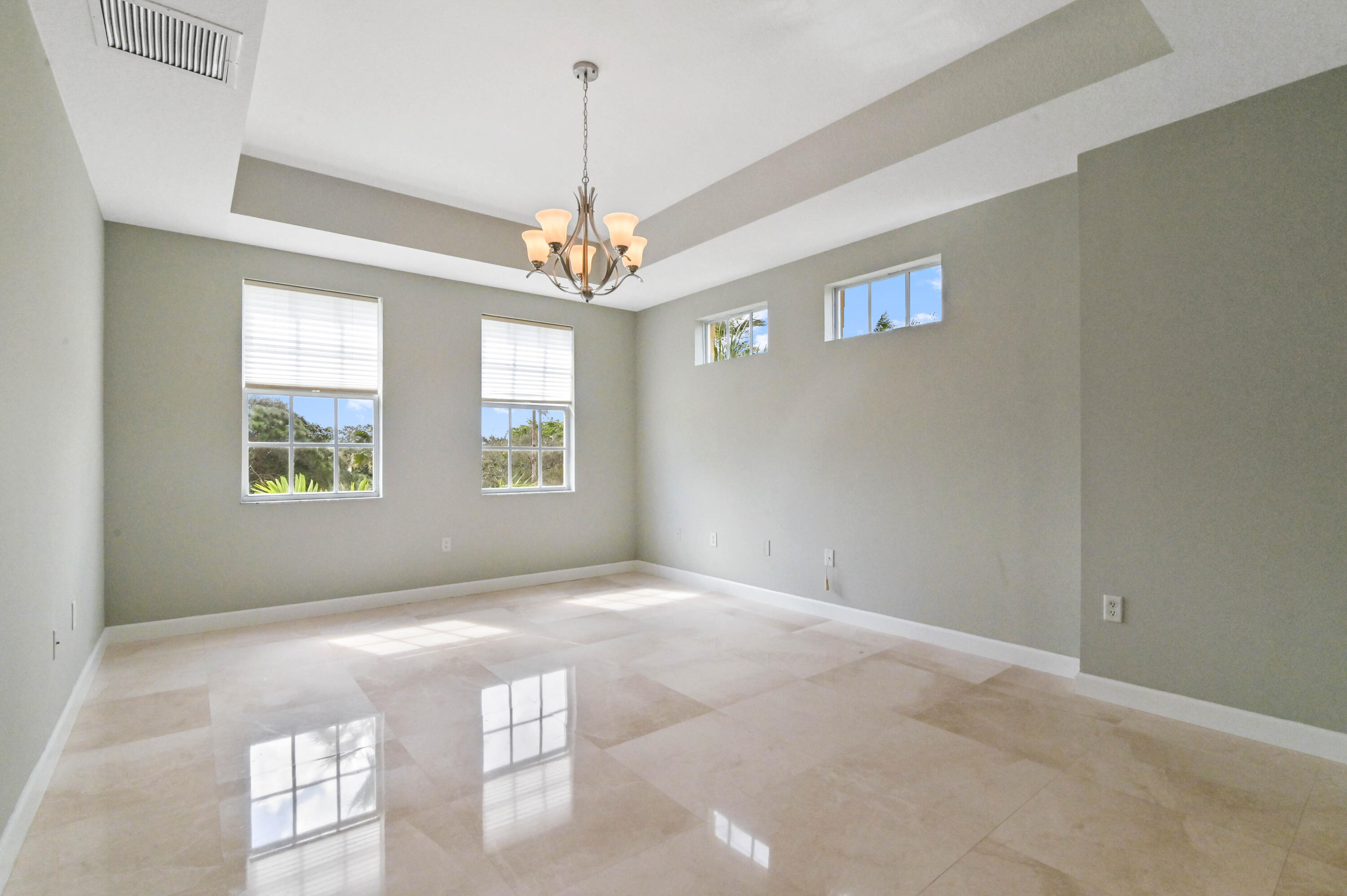2532 Gardens Parkway