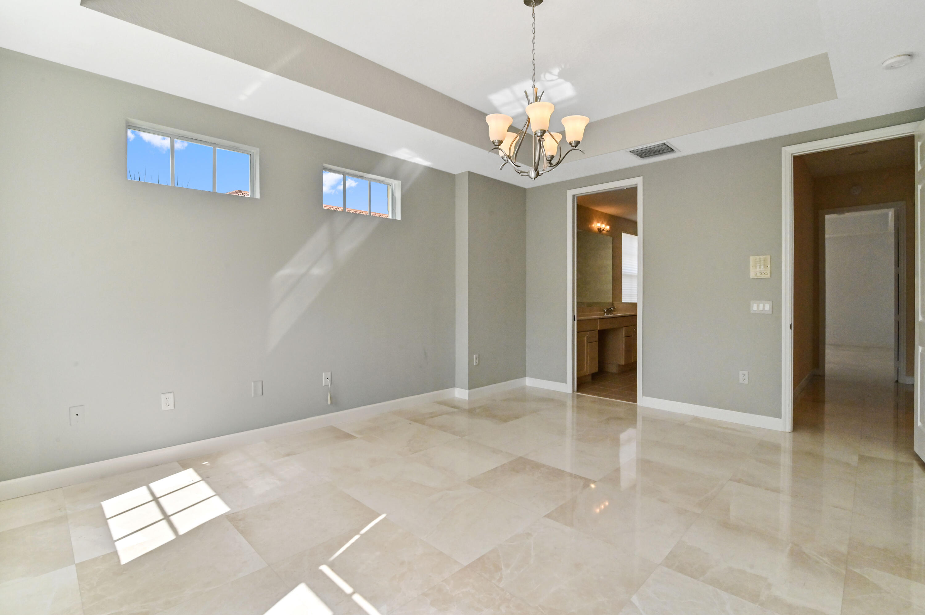 2532 Gardens Parkway