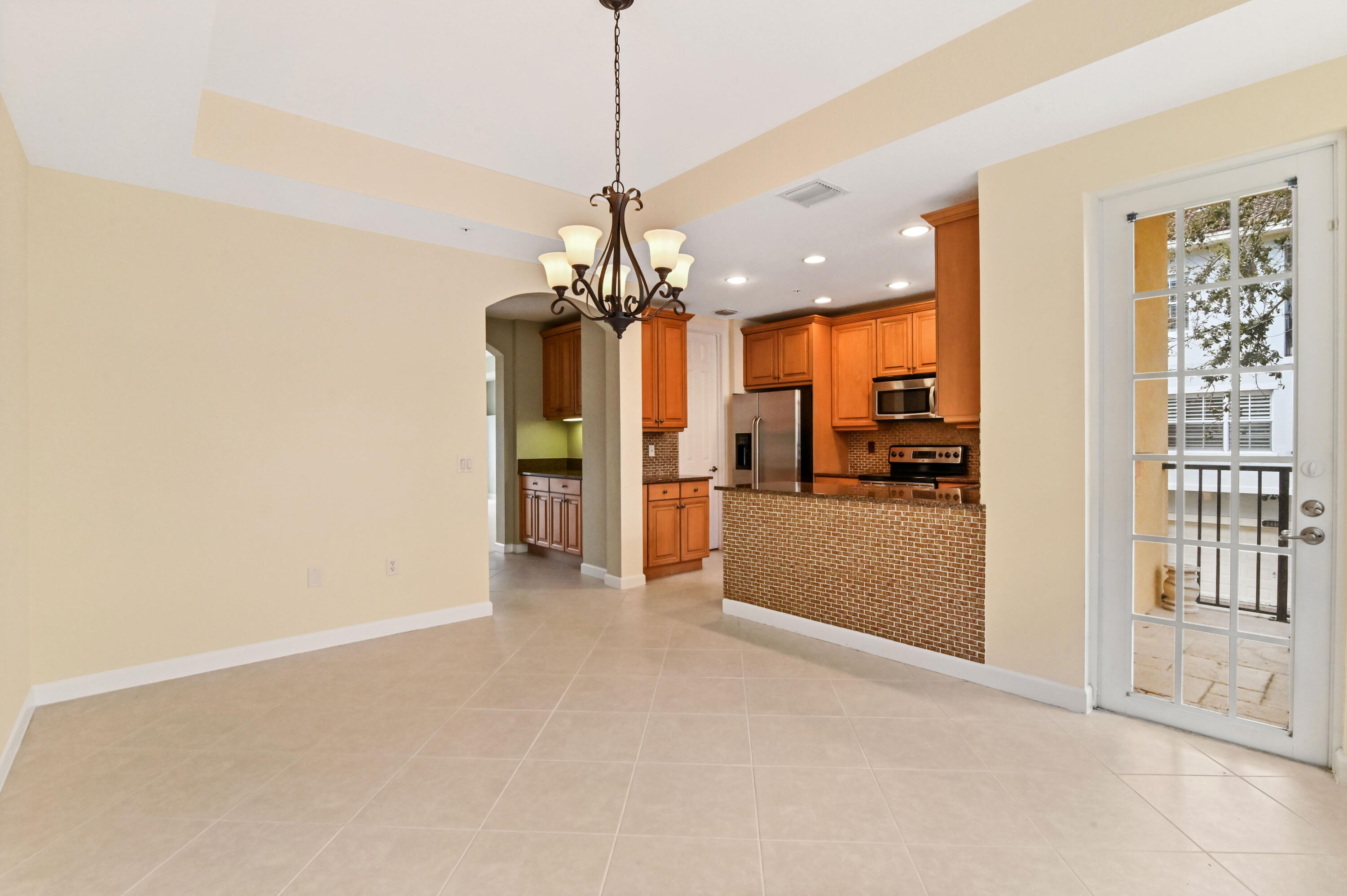 2532 Gardens Parkway