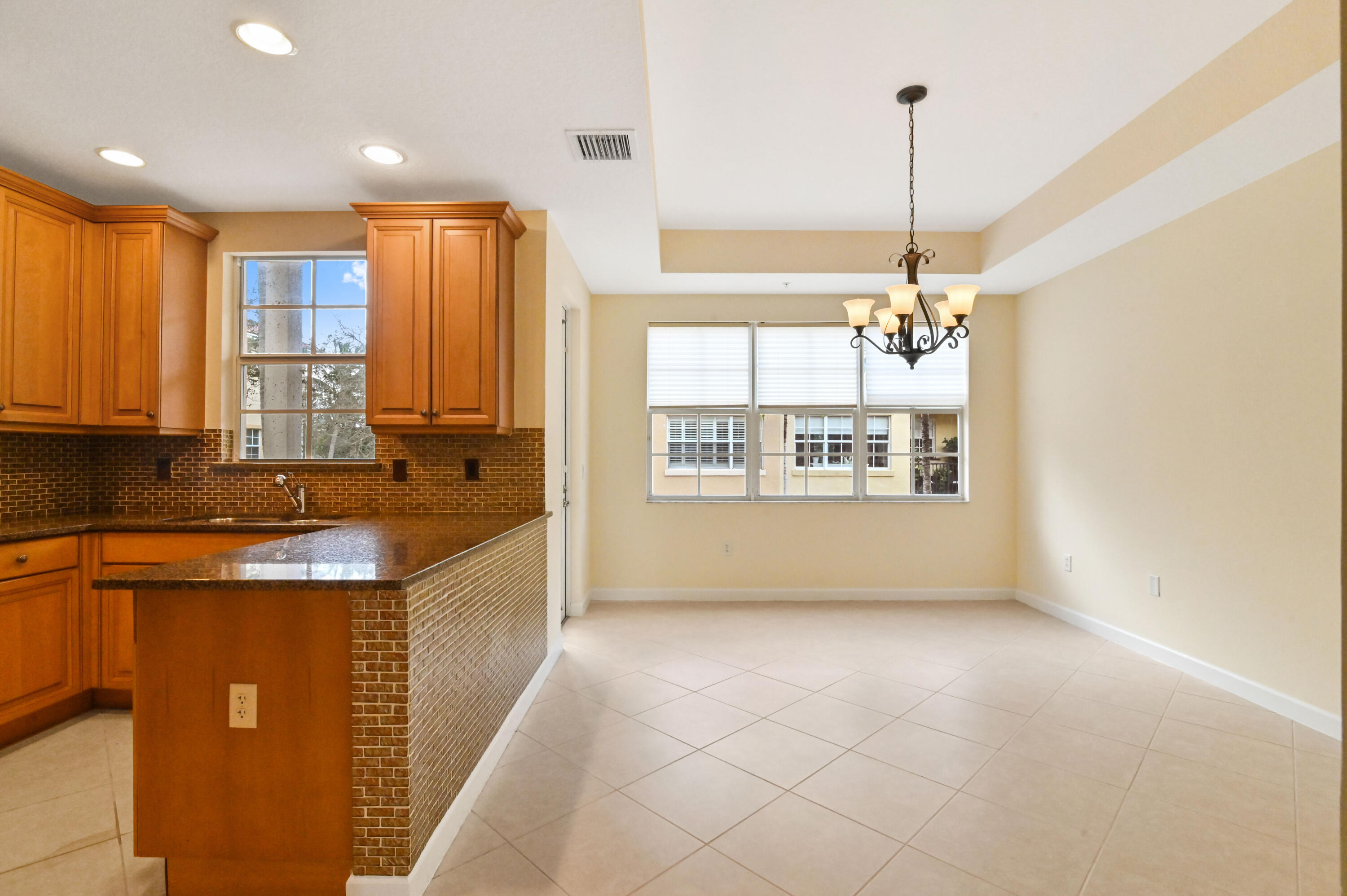 2532 Gardens Parkway