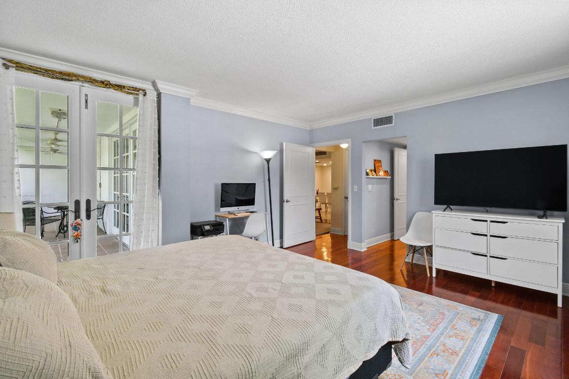 226 Brazilian Avenue 2 D