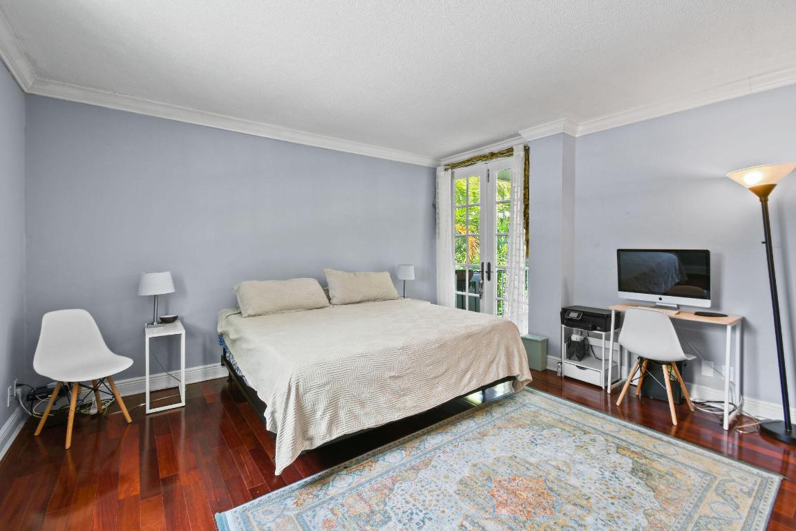 226 Brazilian Avenue 2 D