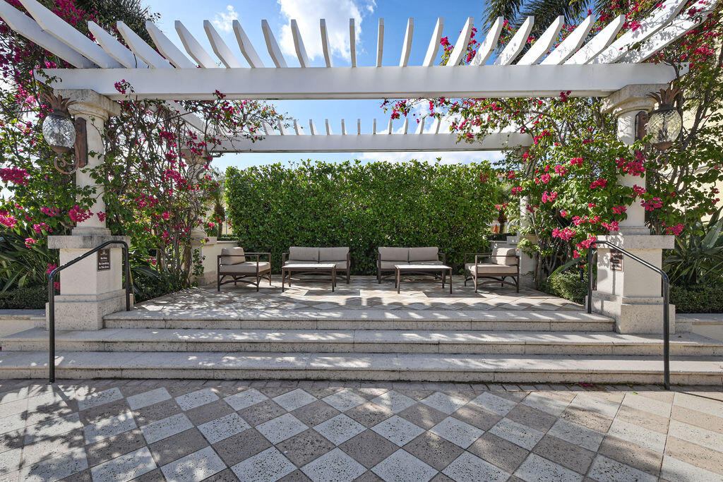 701 S Olive Avenue 1003