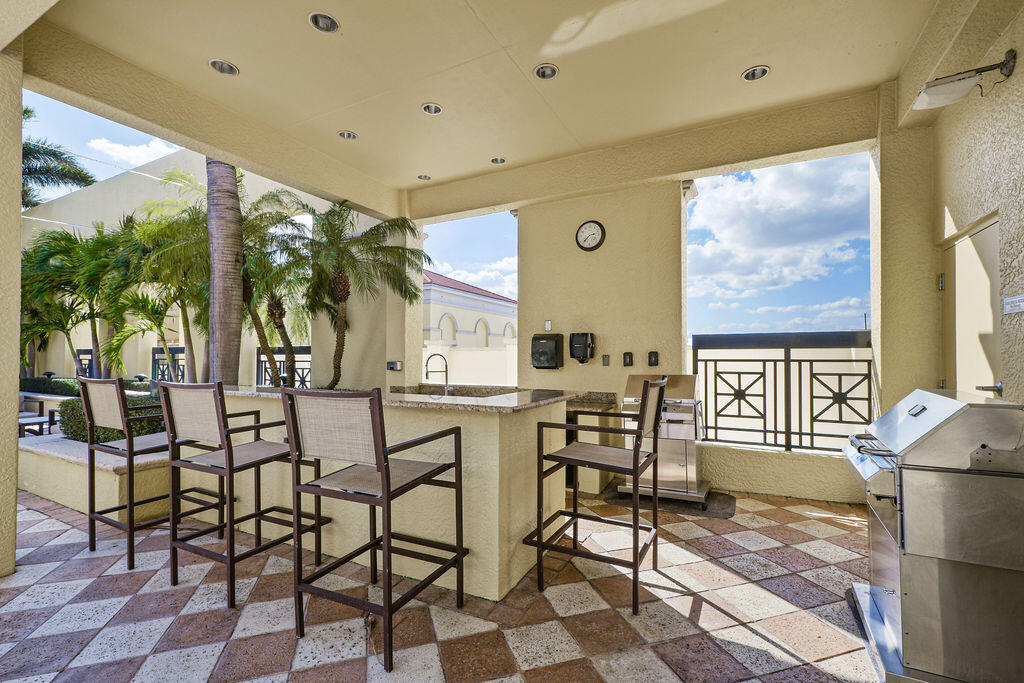 701 S Olive Avenue 1003