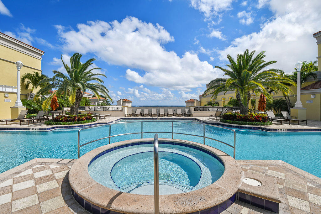 701 S Olive Avenue 1003