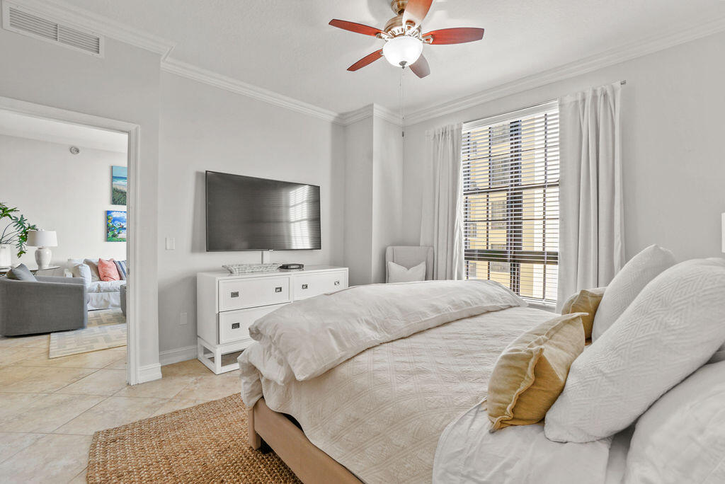 701 S Olive Avenue 1003