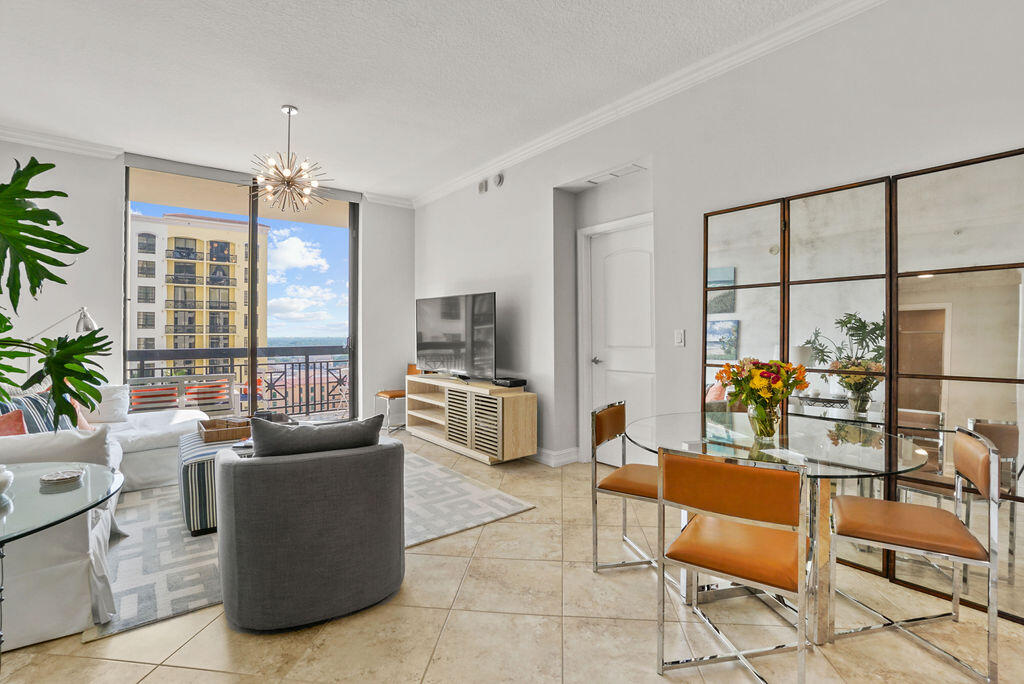 701 S Olive Avenue 1003