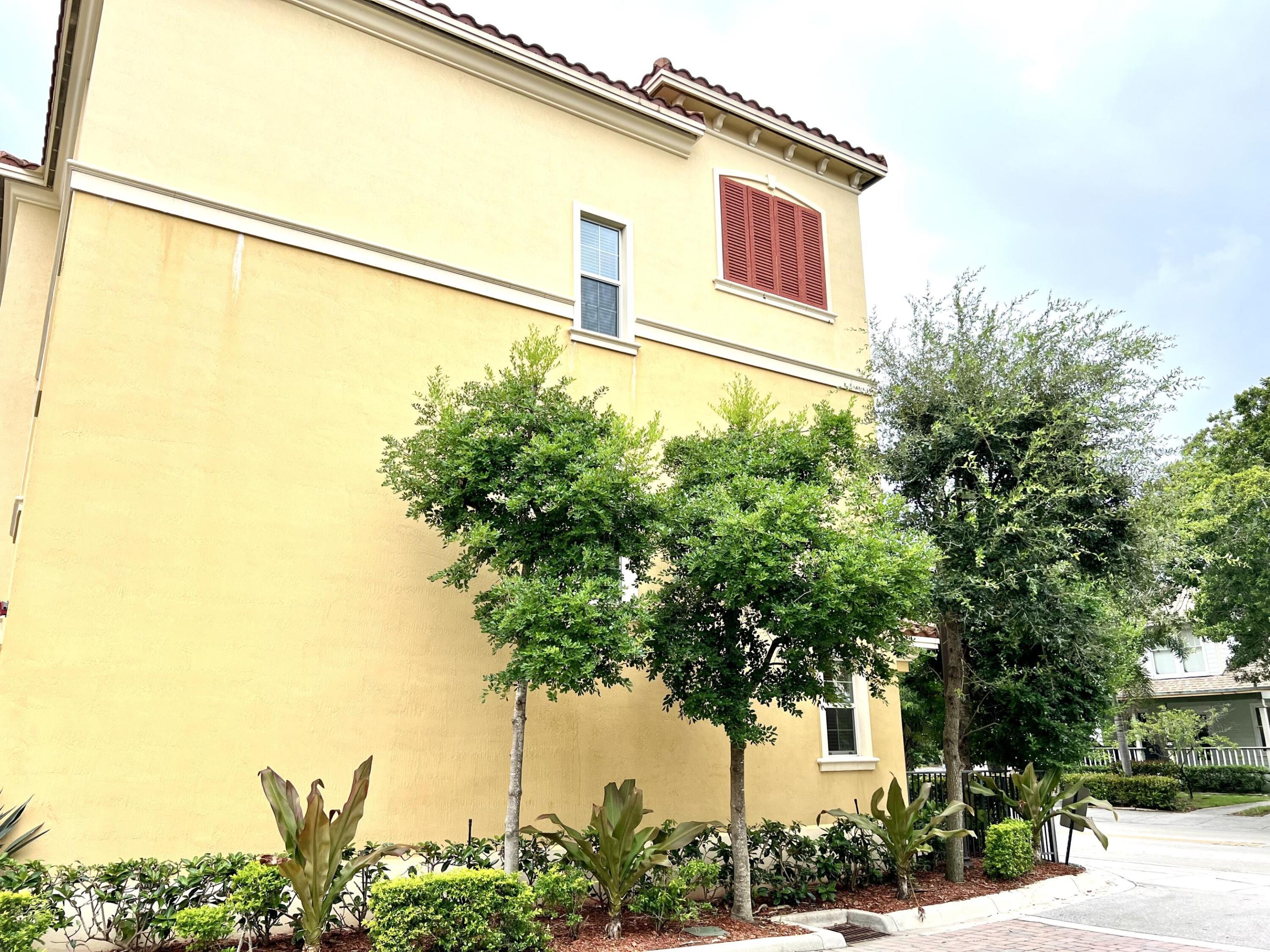 224 S Federal Highway 1