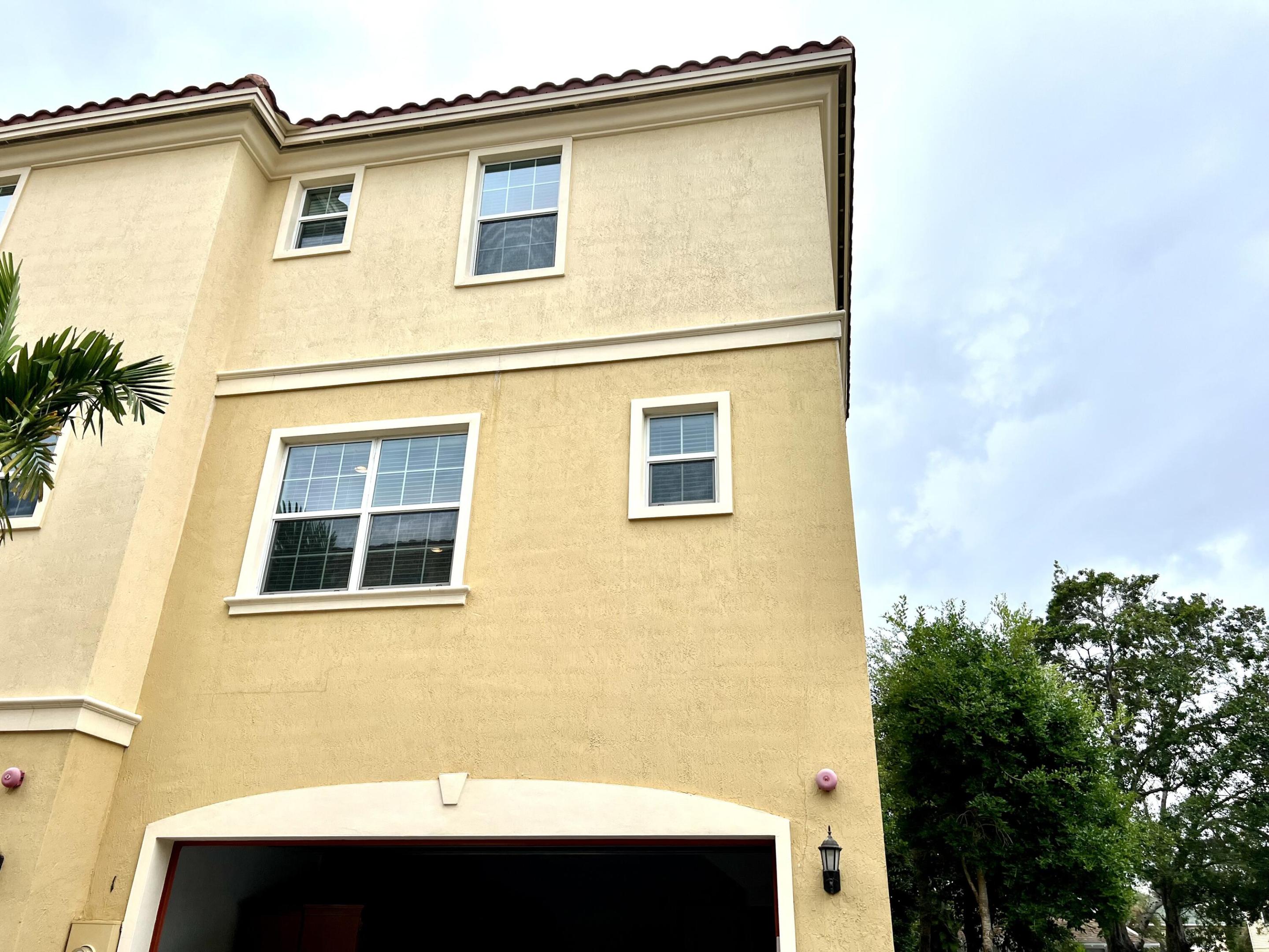 224 S Federal Highway 1