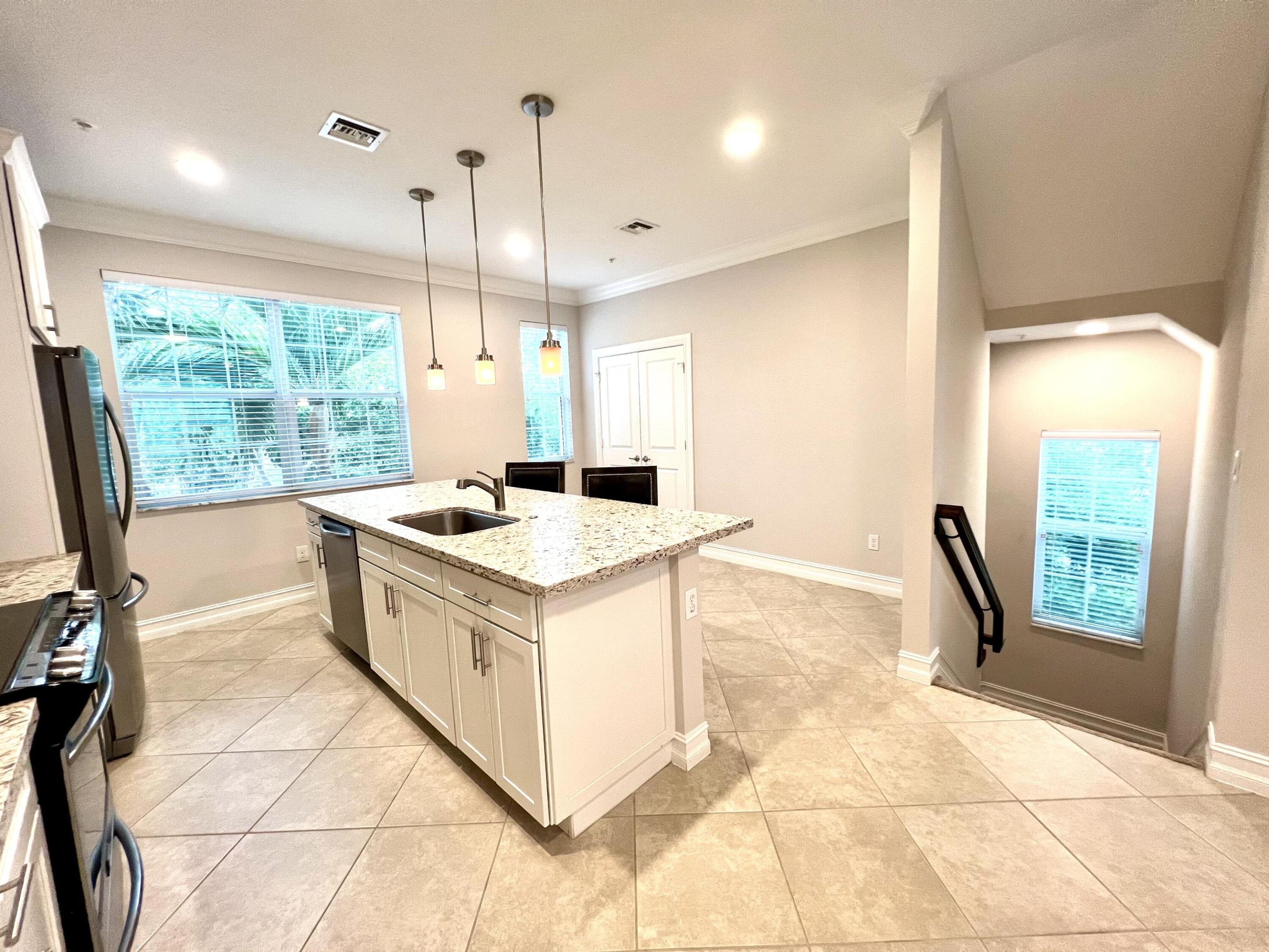 224 S Federal Highway 1