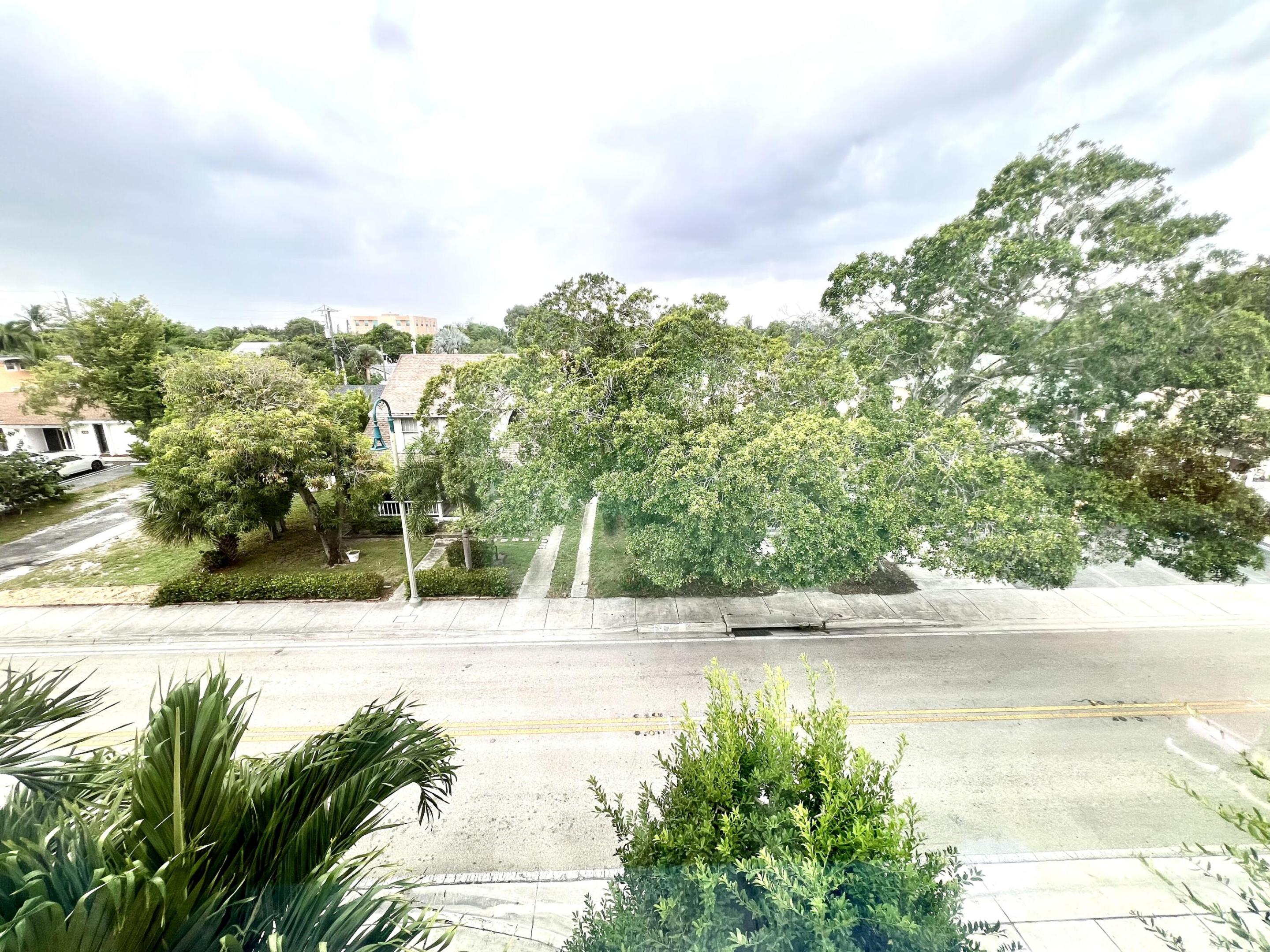 224 S Federal Highway 1