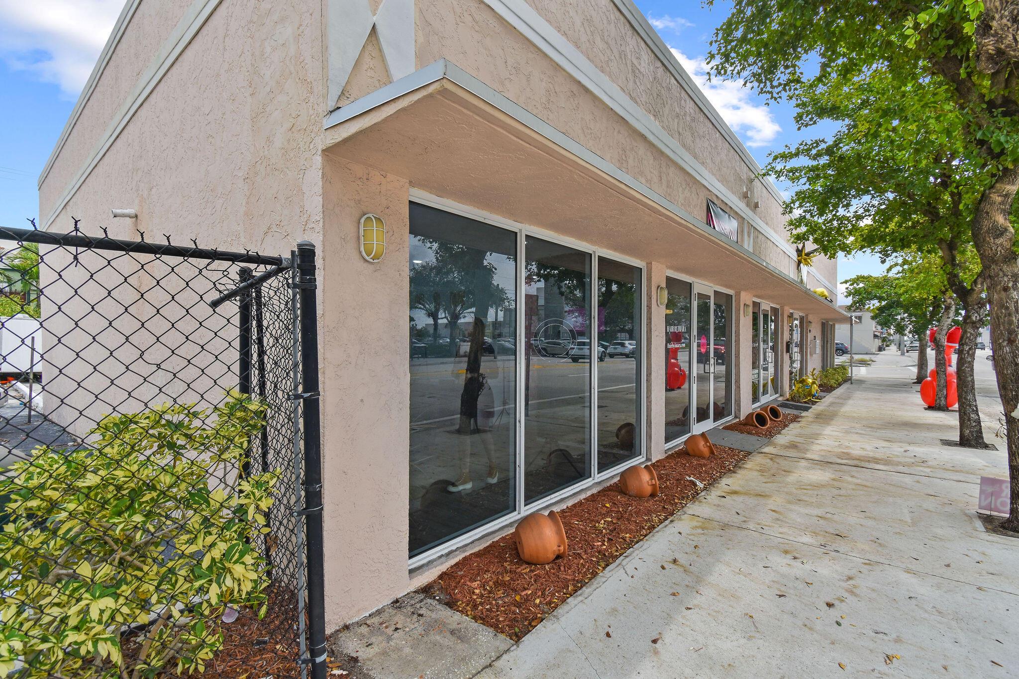 2730 S Dixie Highway