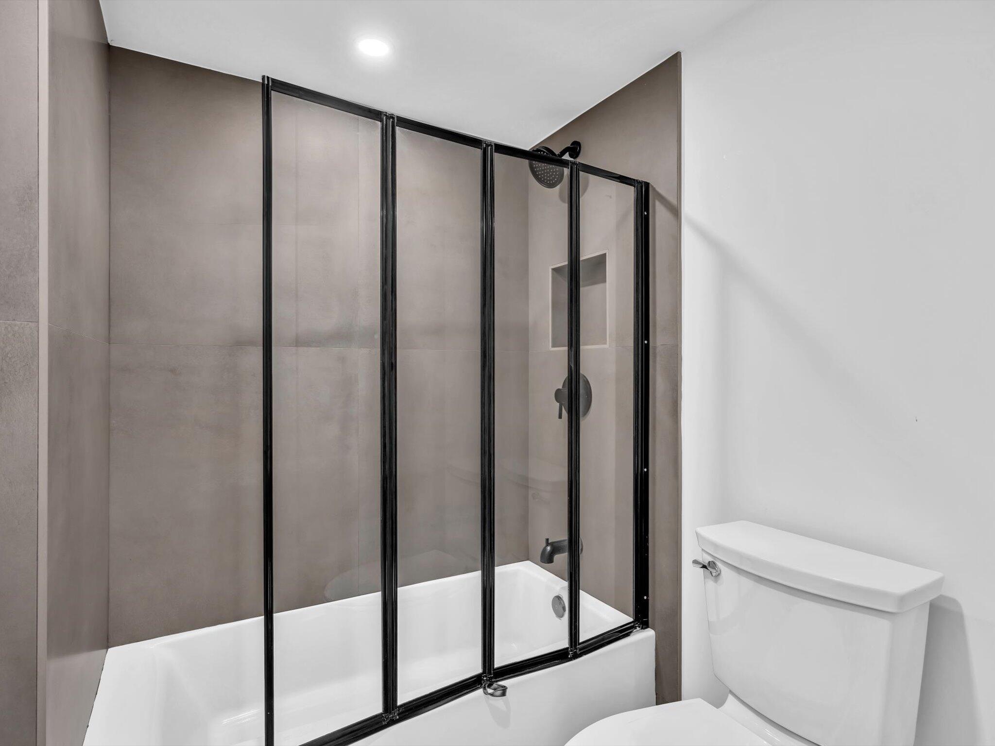 2425 Presidential Way 1101