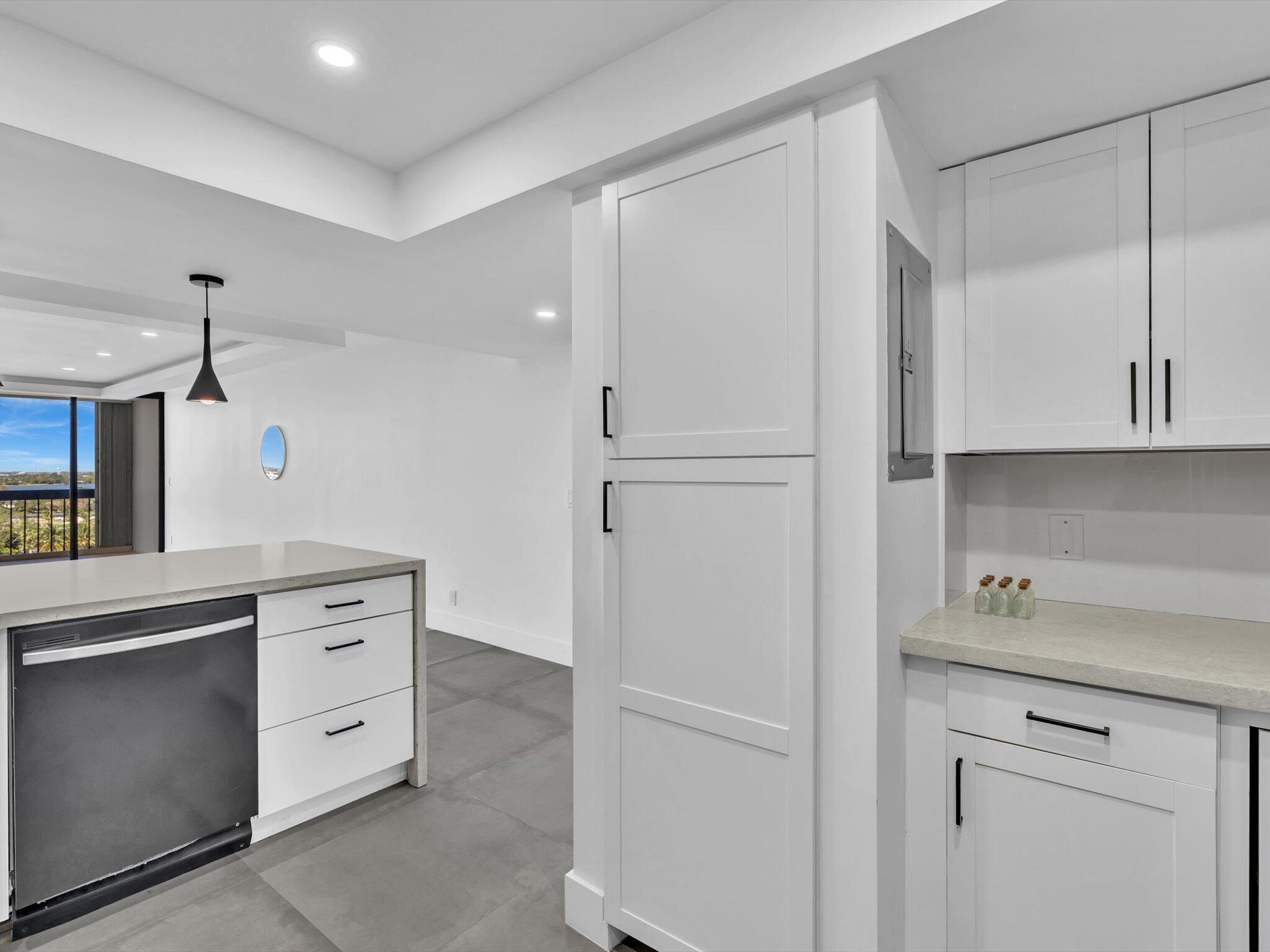 2425 Presidential Way 1101