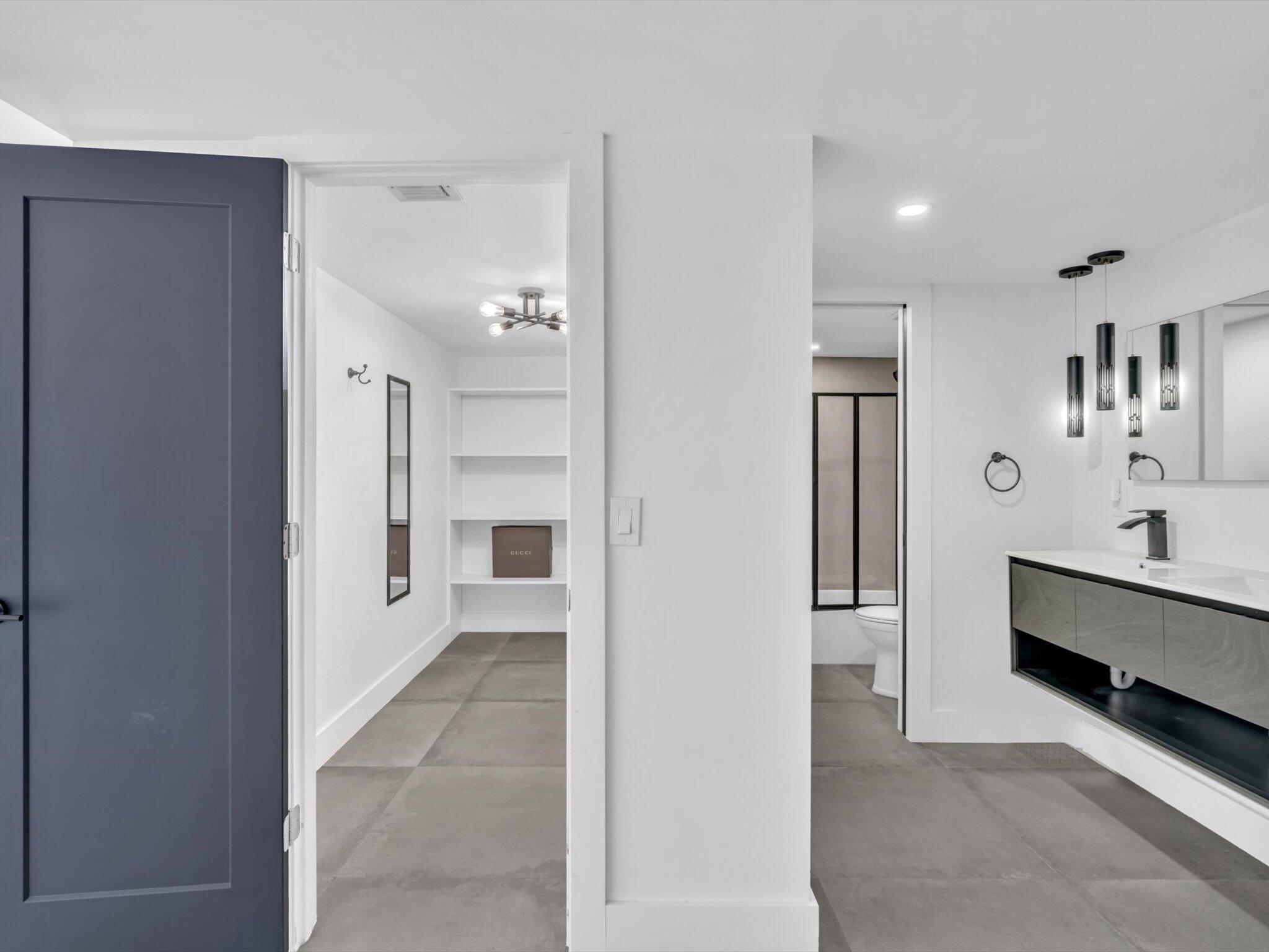 2425 Presidential Way 1101