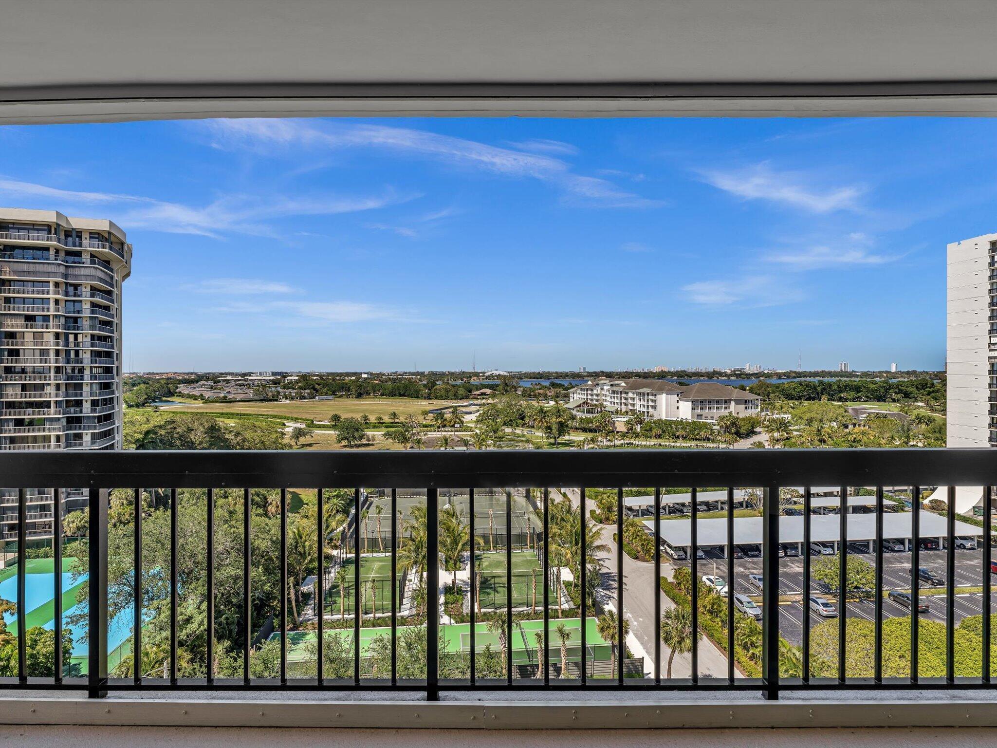 2425 Presidential Way 1101