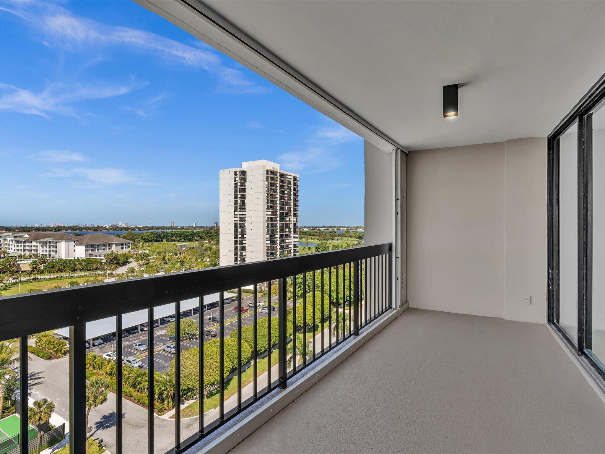 2425 Presidential Way 1101