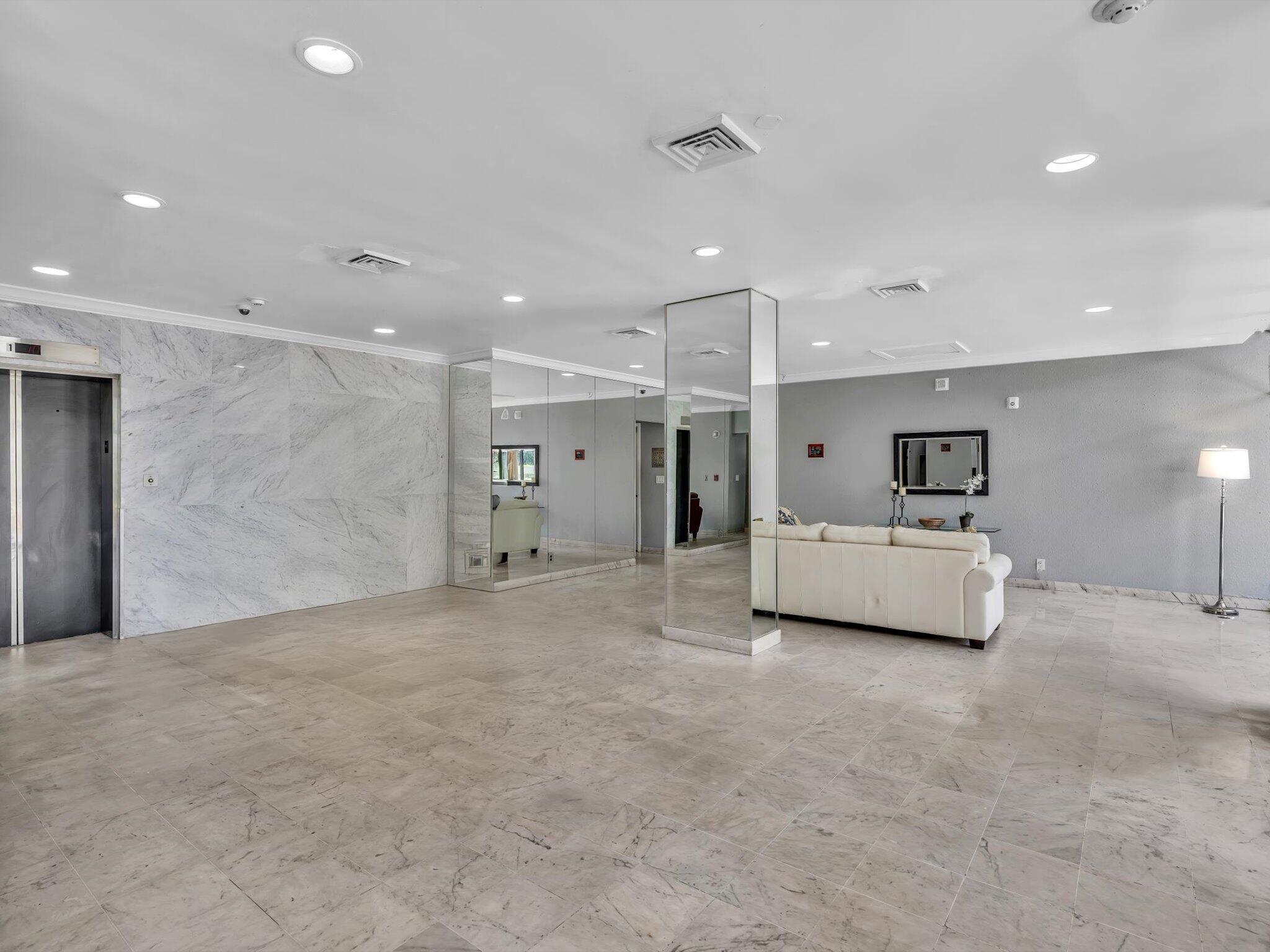 2425 Presidential Way 1101