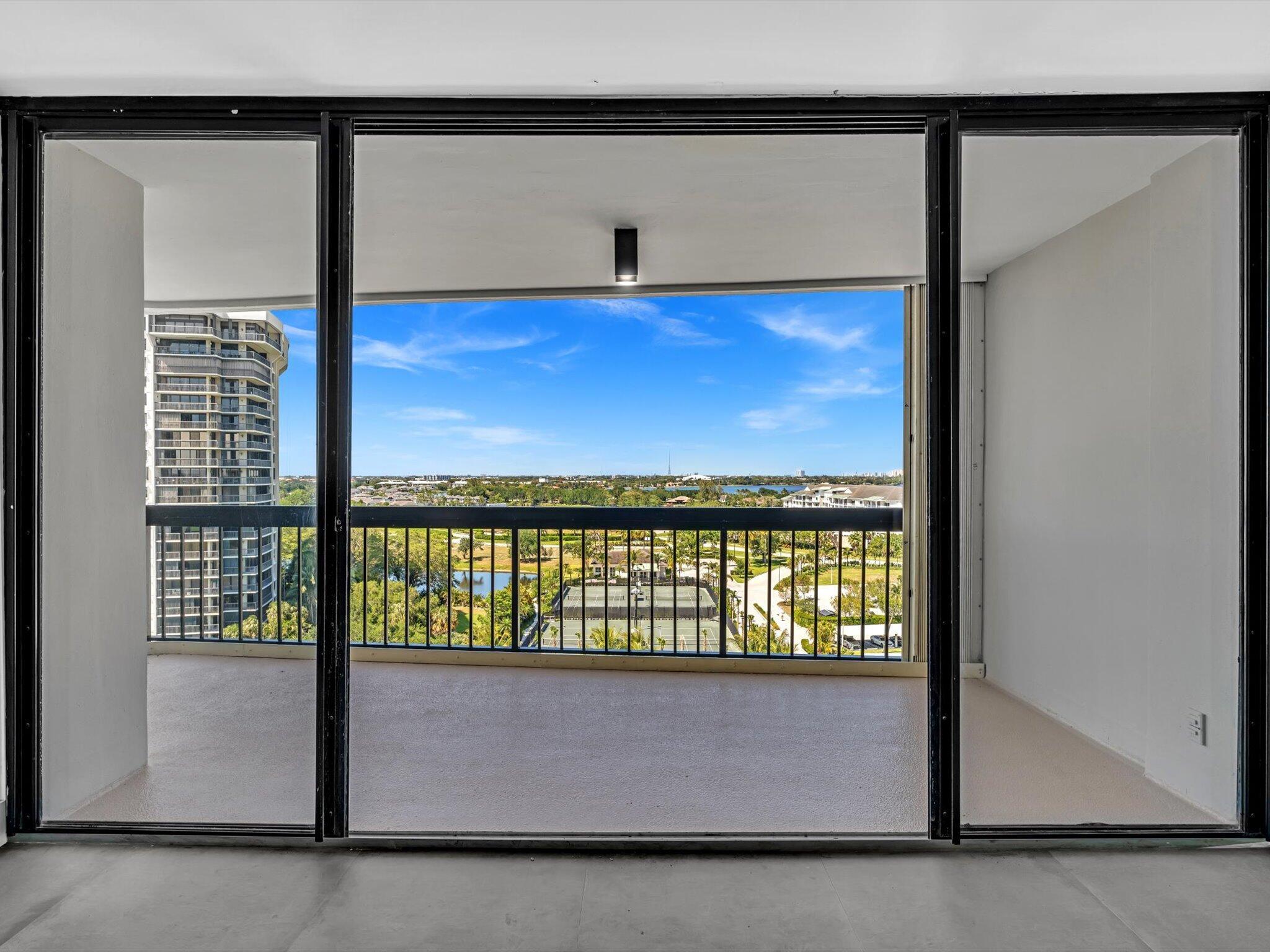 2425 Presidential Way 1101