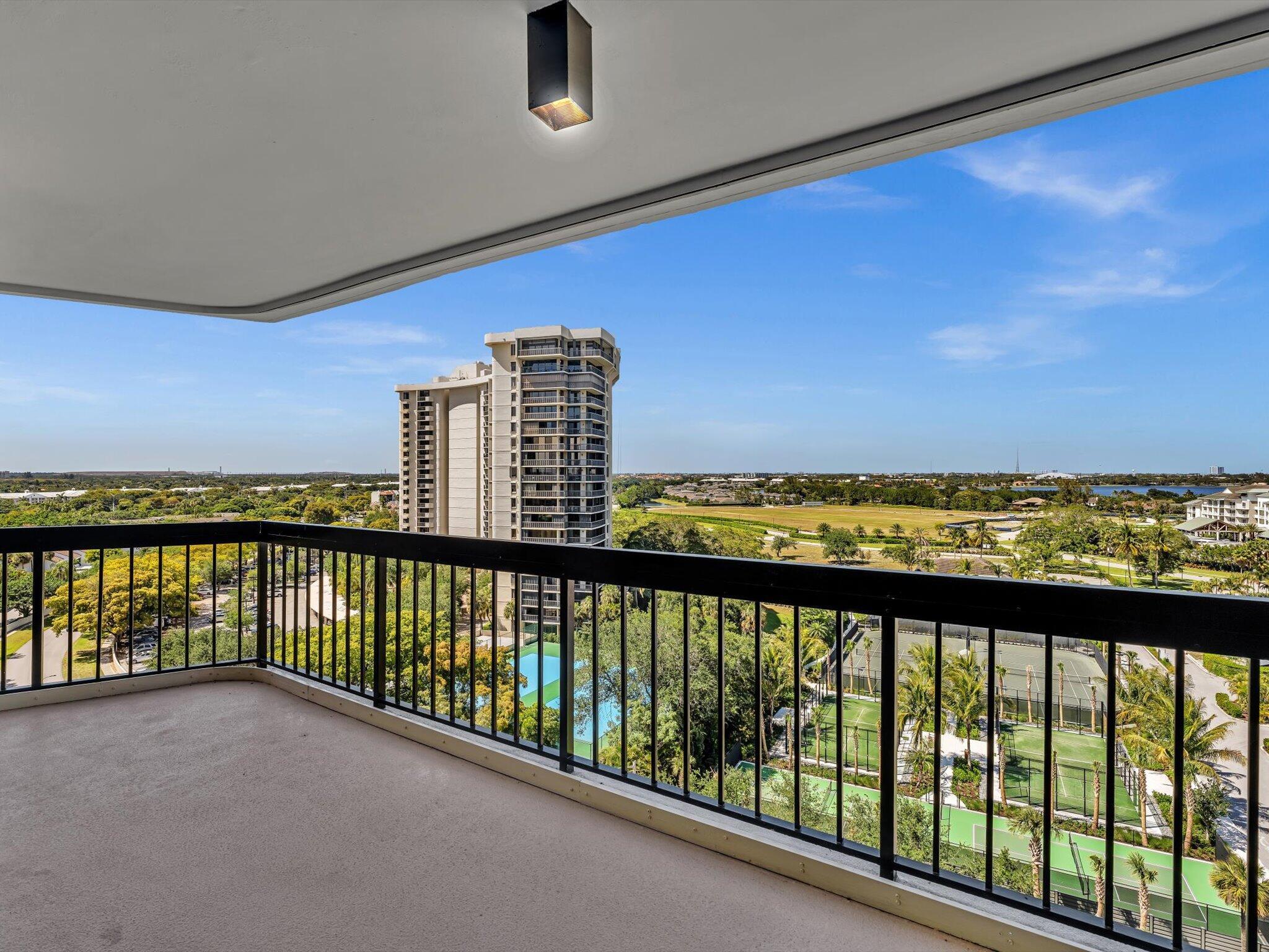 2425 Presidential Way 1101