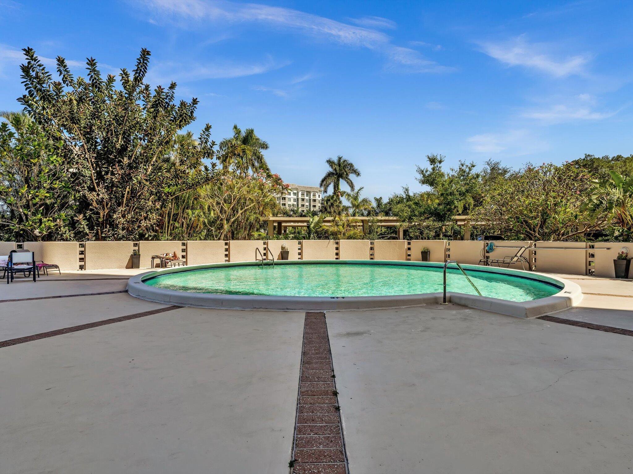 2425 Presidential Way 1101