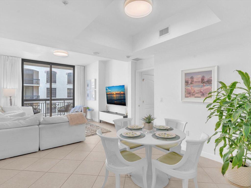 801 S Olive Avenue 1521