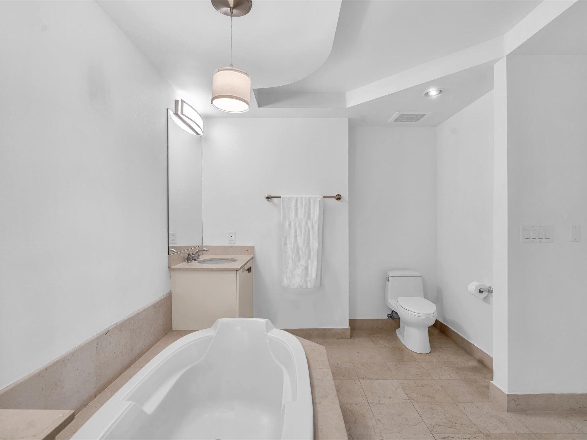 801 S Olive Avenue 1521