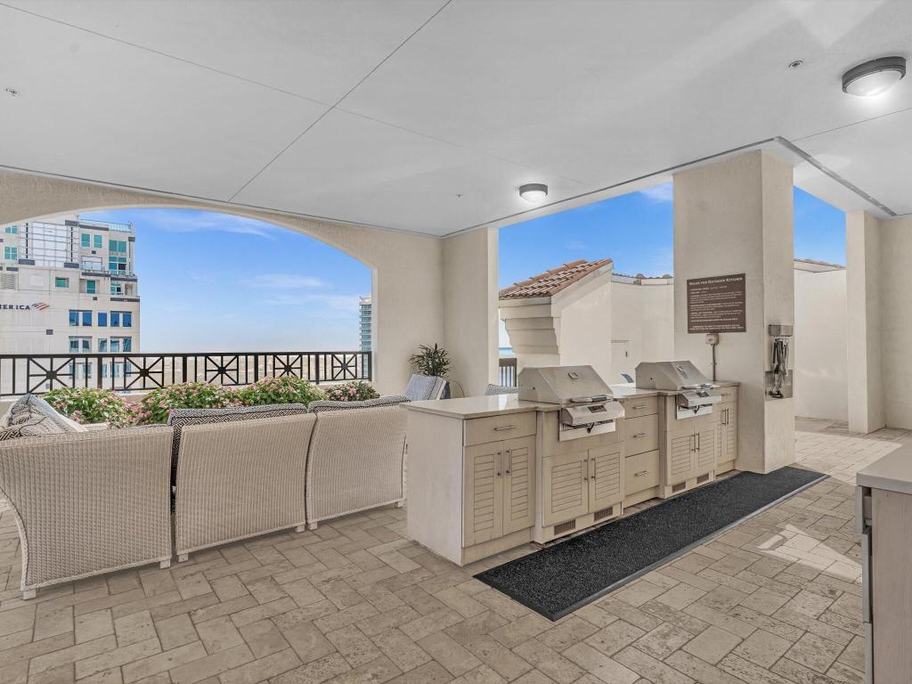 801 S Olive Avenue 1521