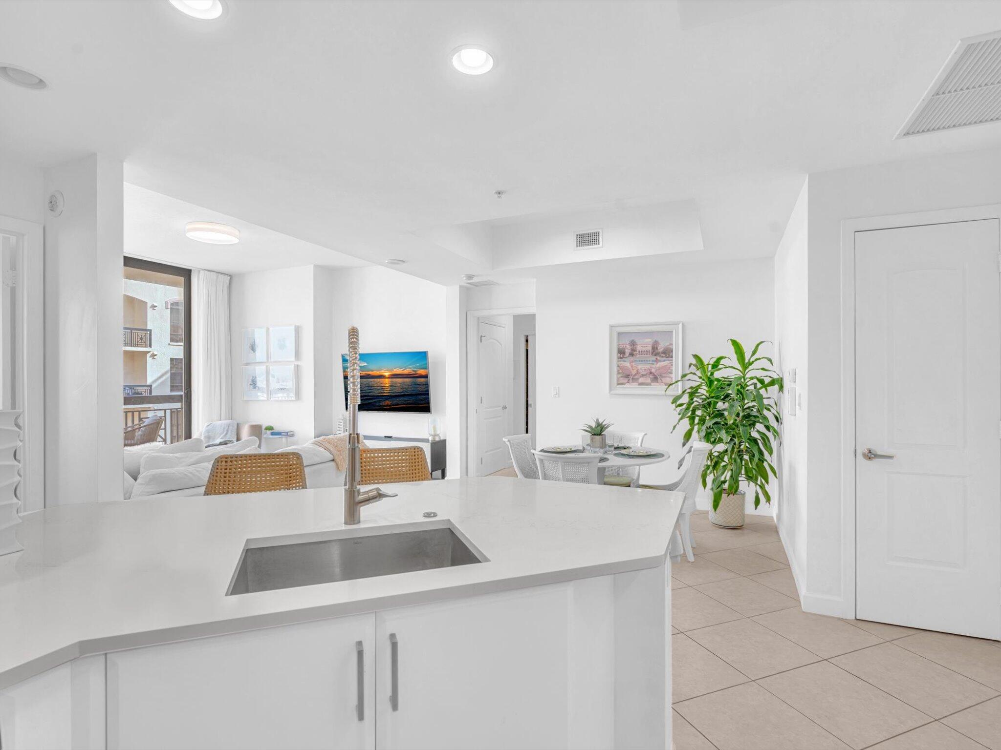 801 S Olive Avenue 1521