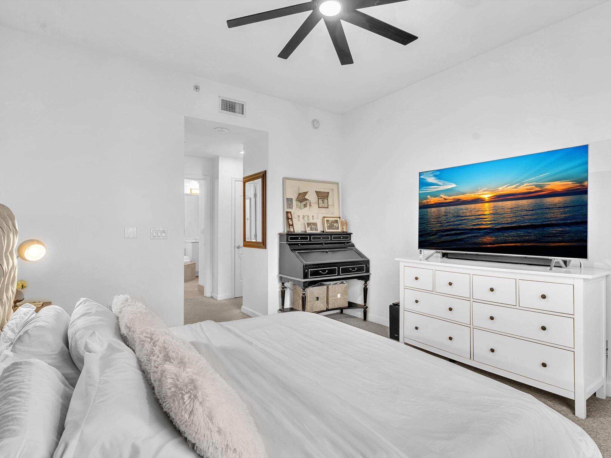 801 S Olive Avenue 1521