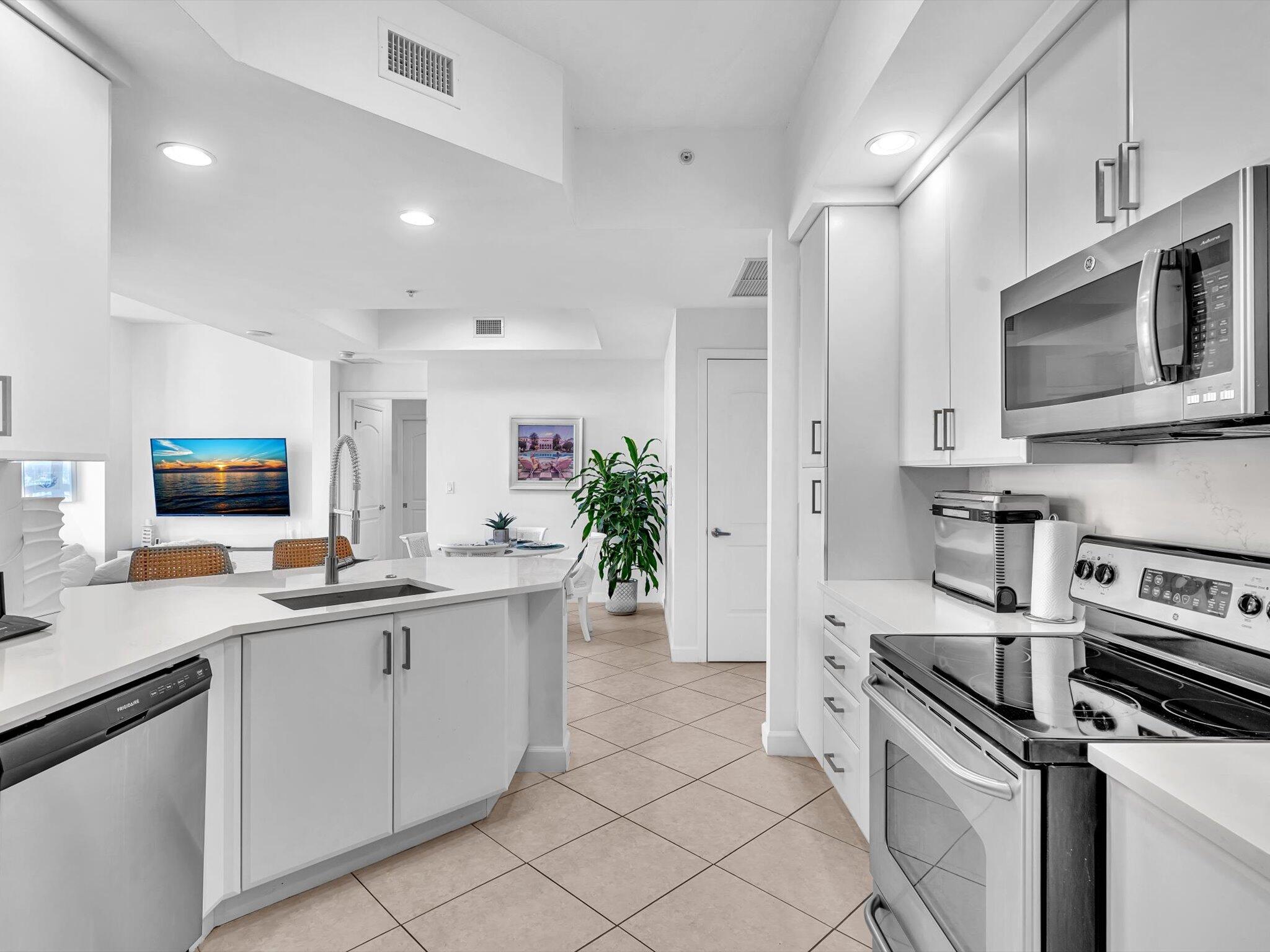 801 S Olive Avenue 1521