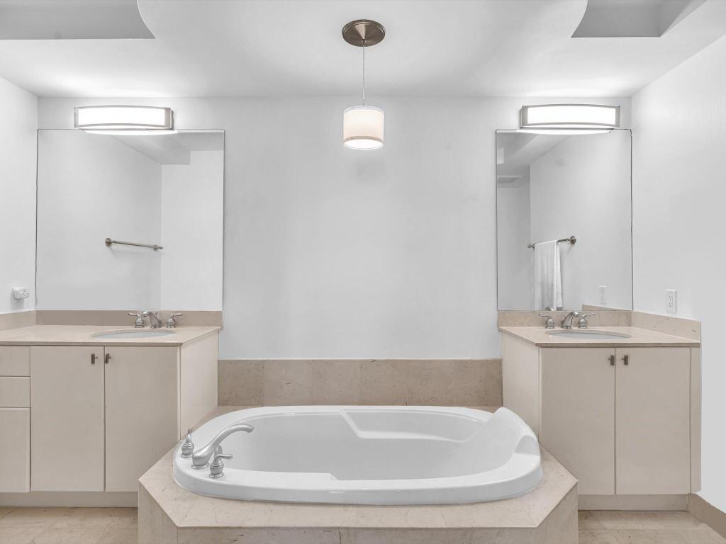 801 S Olive Avenue 1521