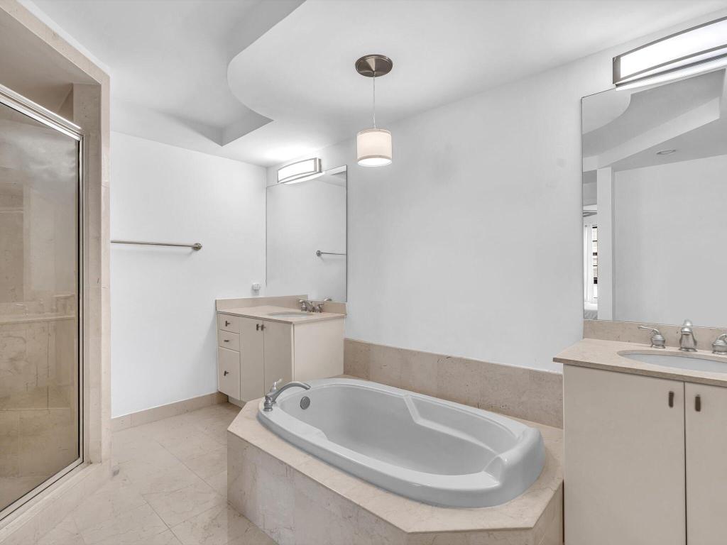 801 S Olive Avenue 1521