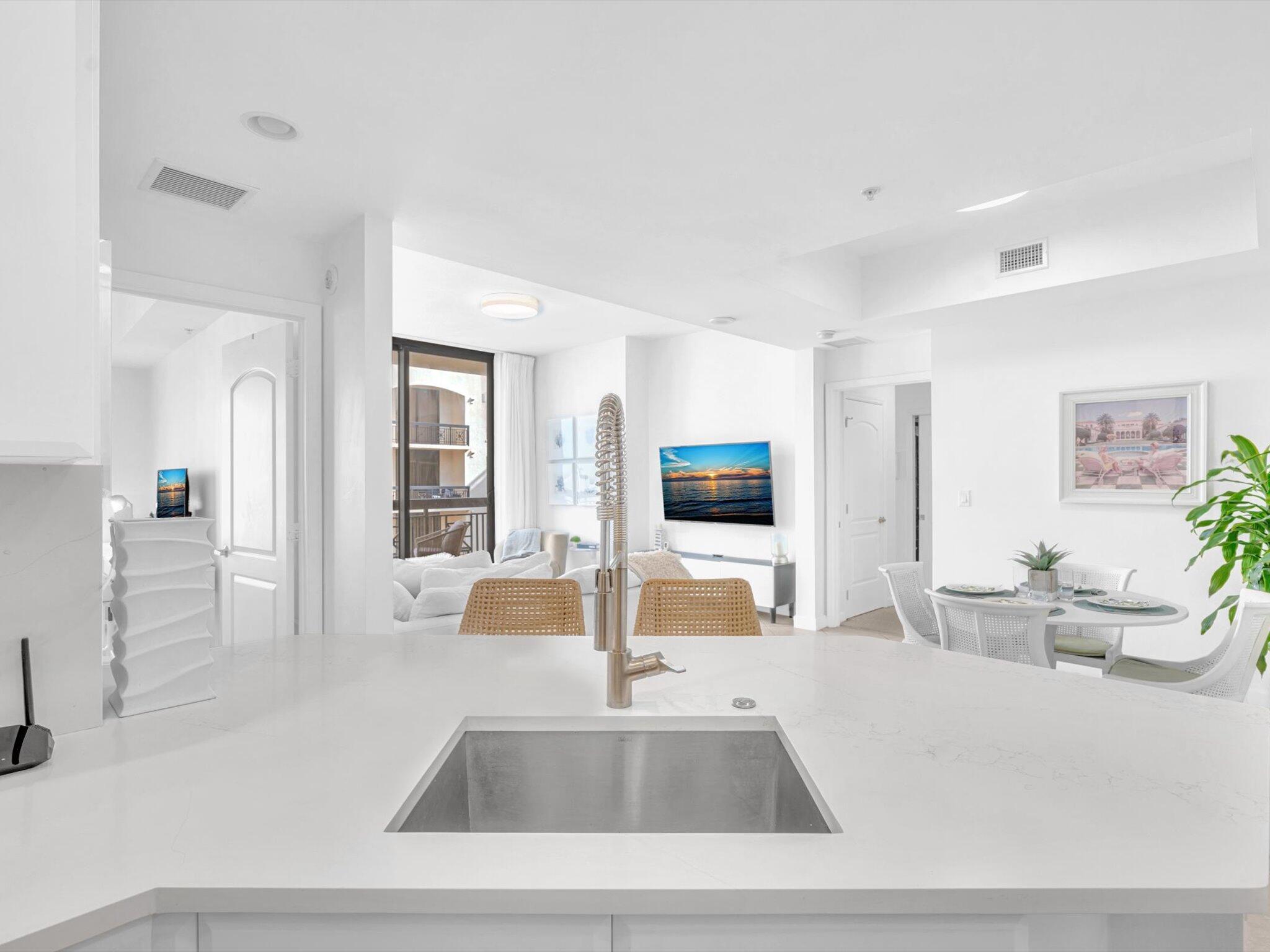 801 S Olive Avenue 1521