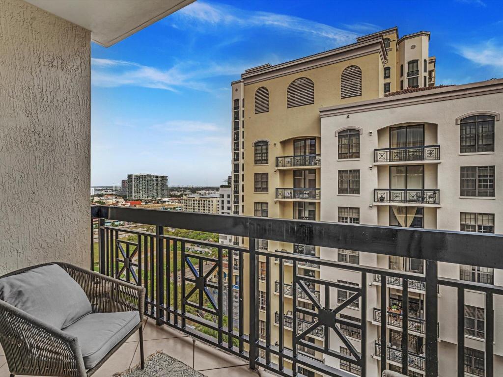 801 S Olive Avenue 1521