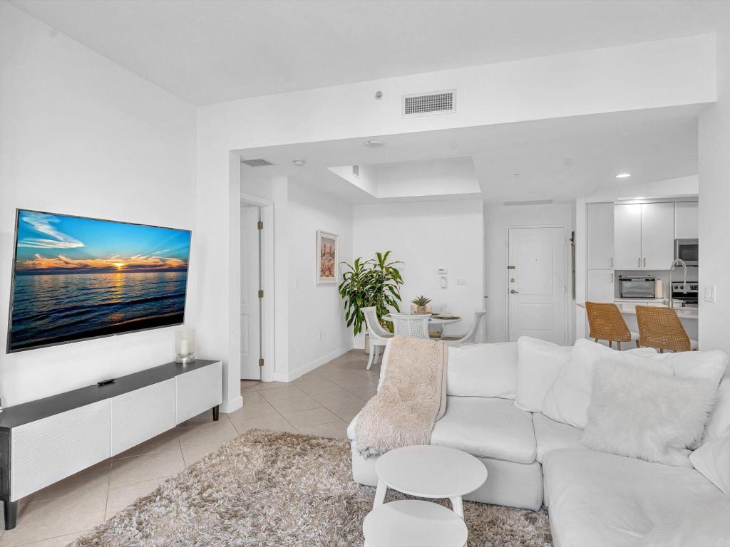 801 S Olive Avenue 1521